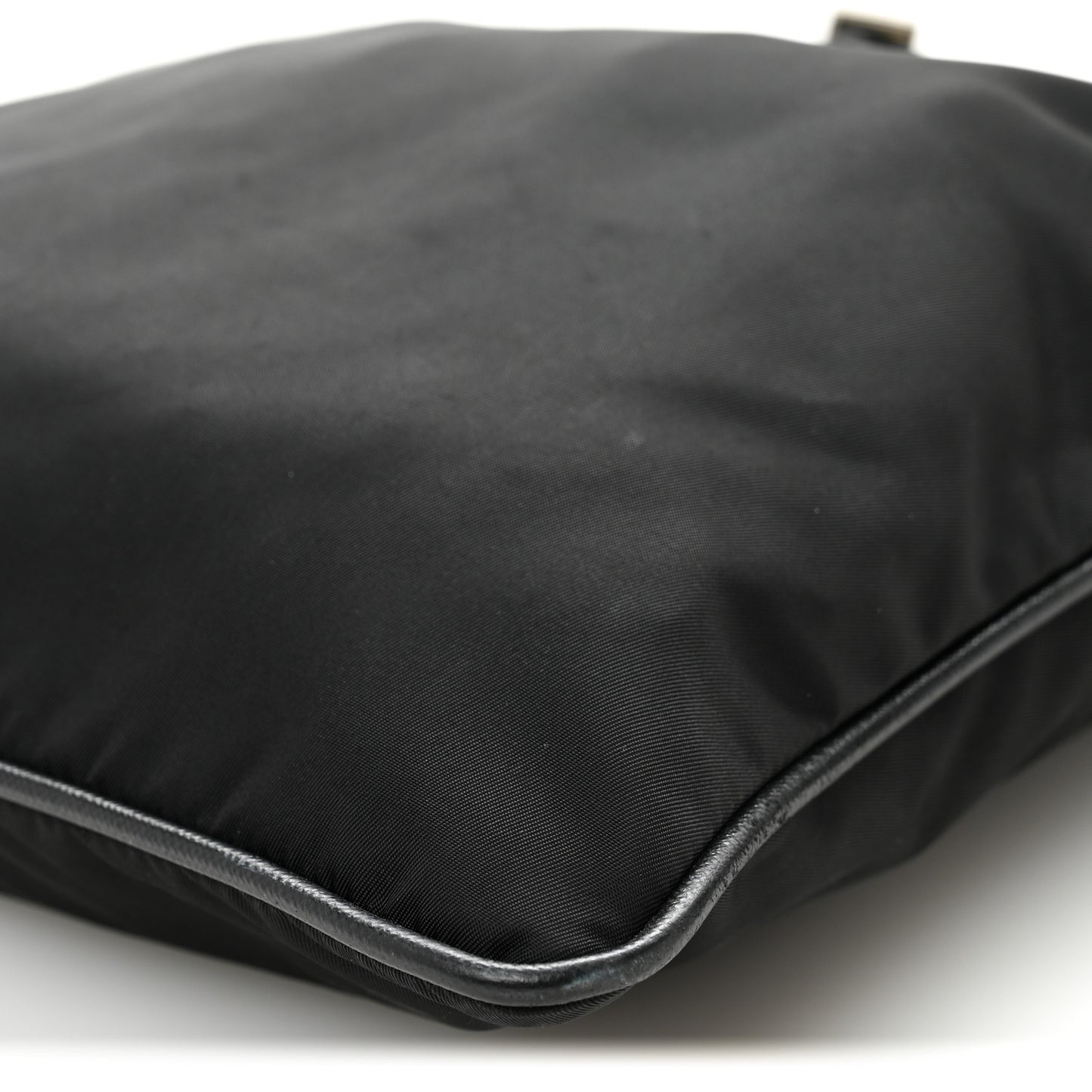 Tessuto Nylon Saffiano Flat Messenger Bag Black