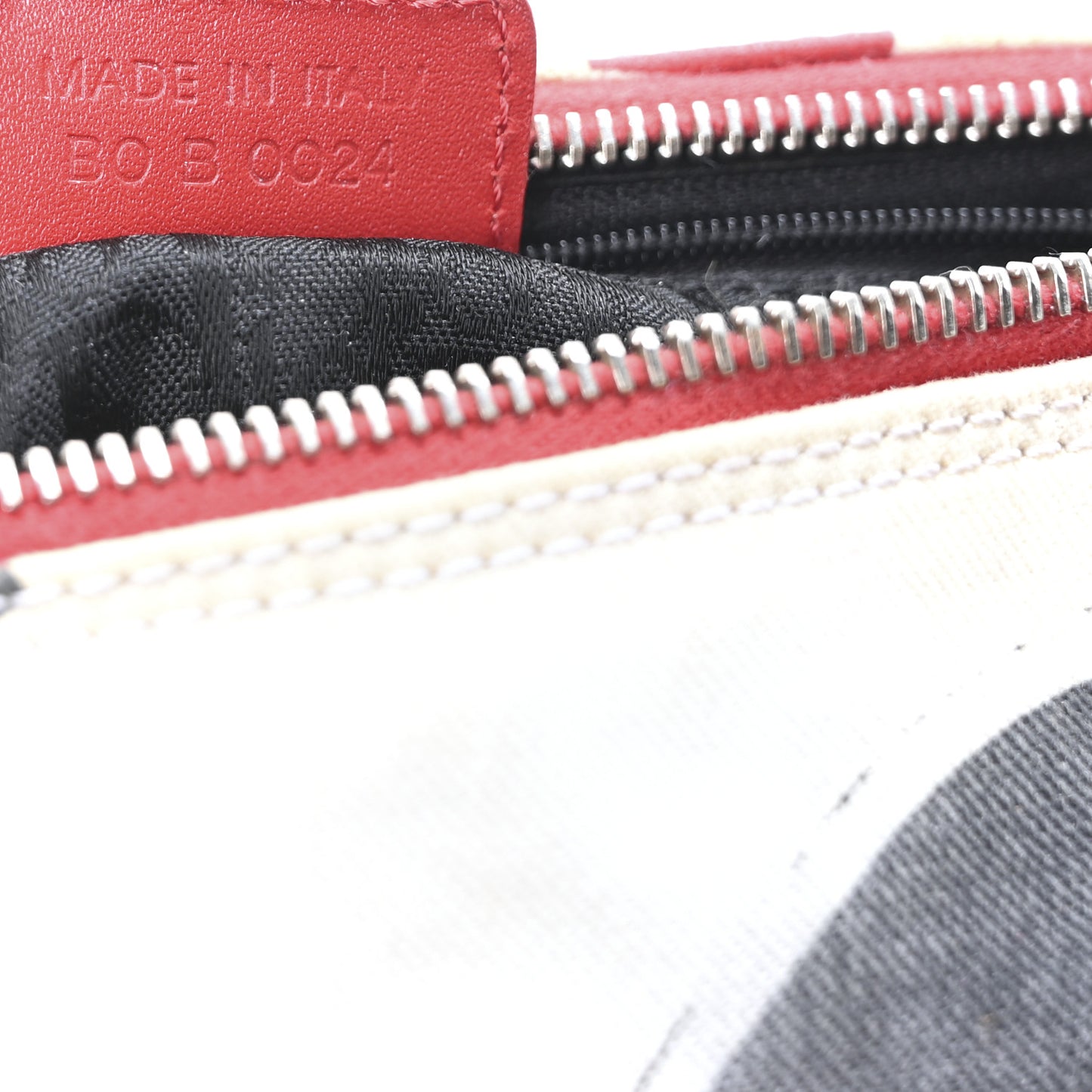 Canvas Hardcore Pierced Boston Black Red White