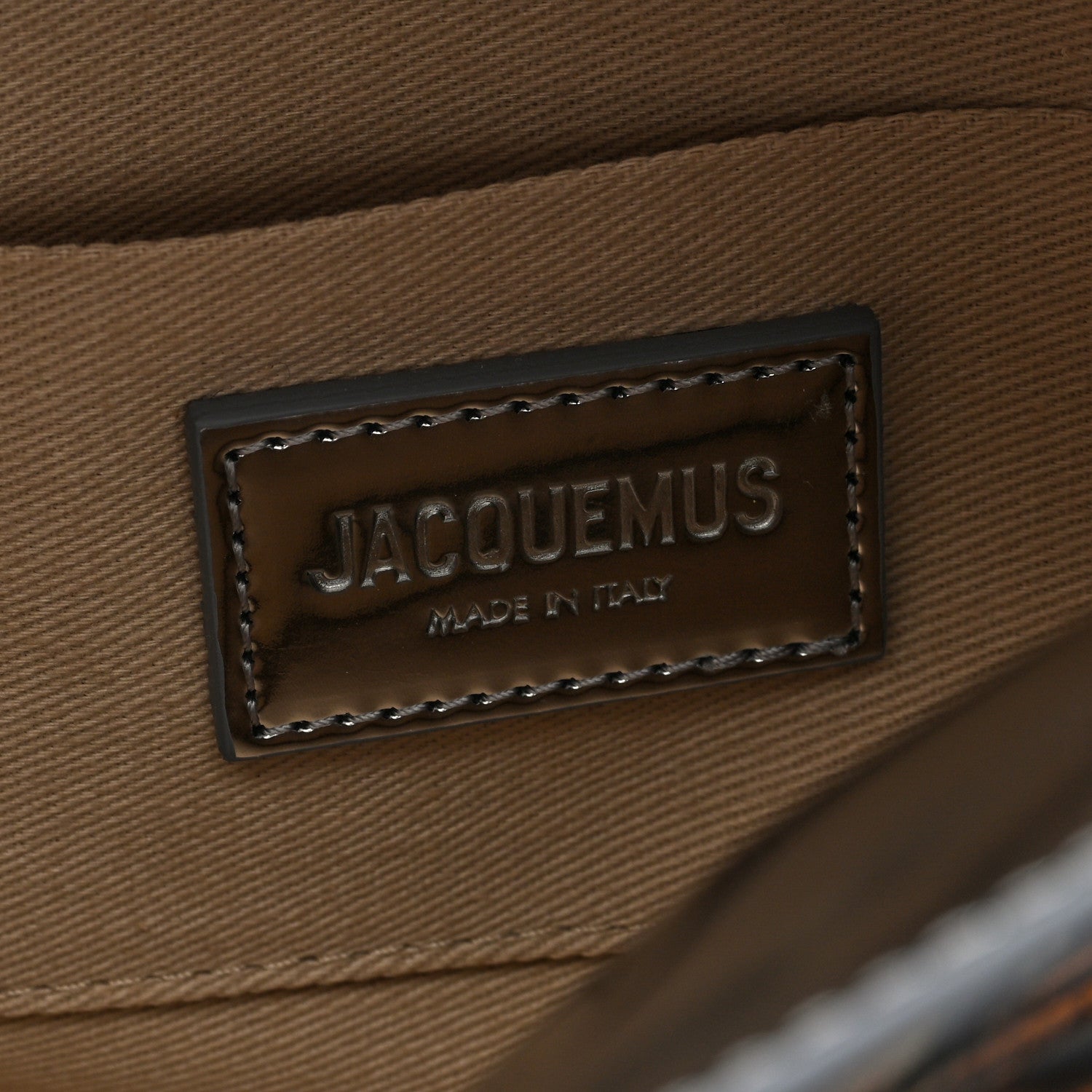 Jacquemus Metallic Patent Calfskin La Pochette Rond Carre Silver 6 of 9