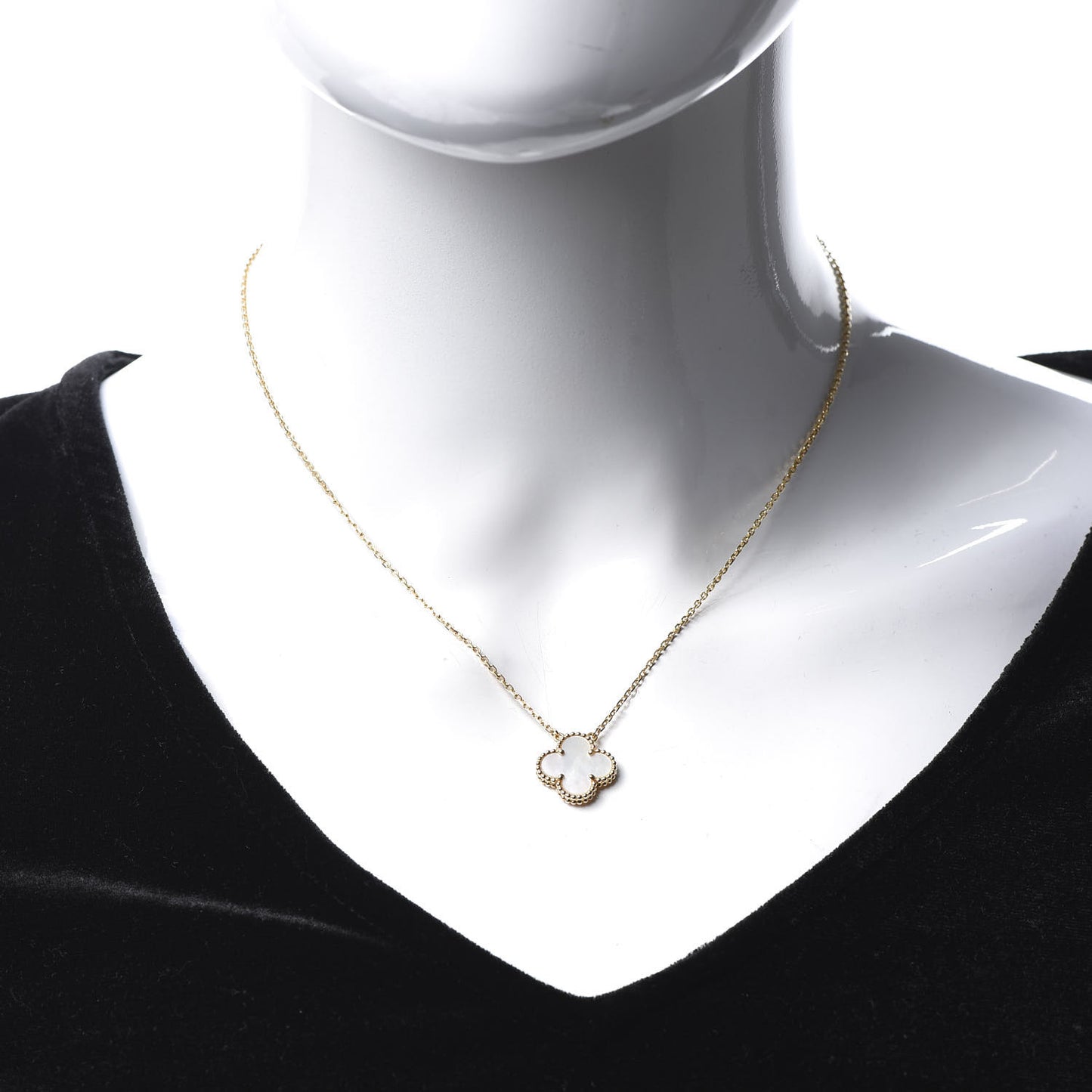 18K Yellow Gold Mother of Pearl Vintage Alhambra Pendant Necklace