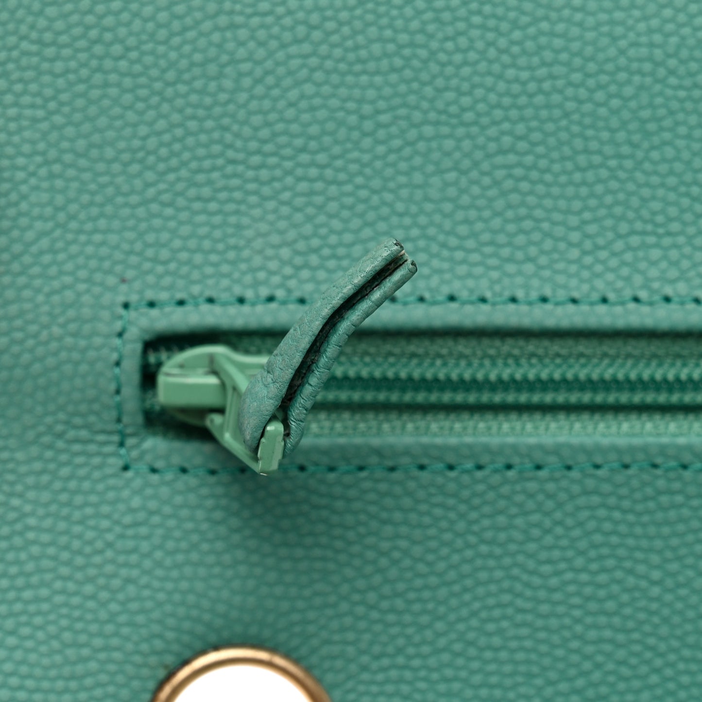 Caviar Flat Chevron Quilted Small Double Flap Green