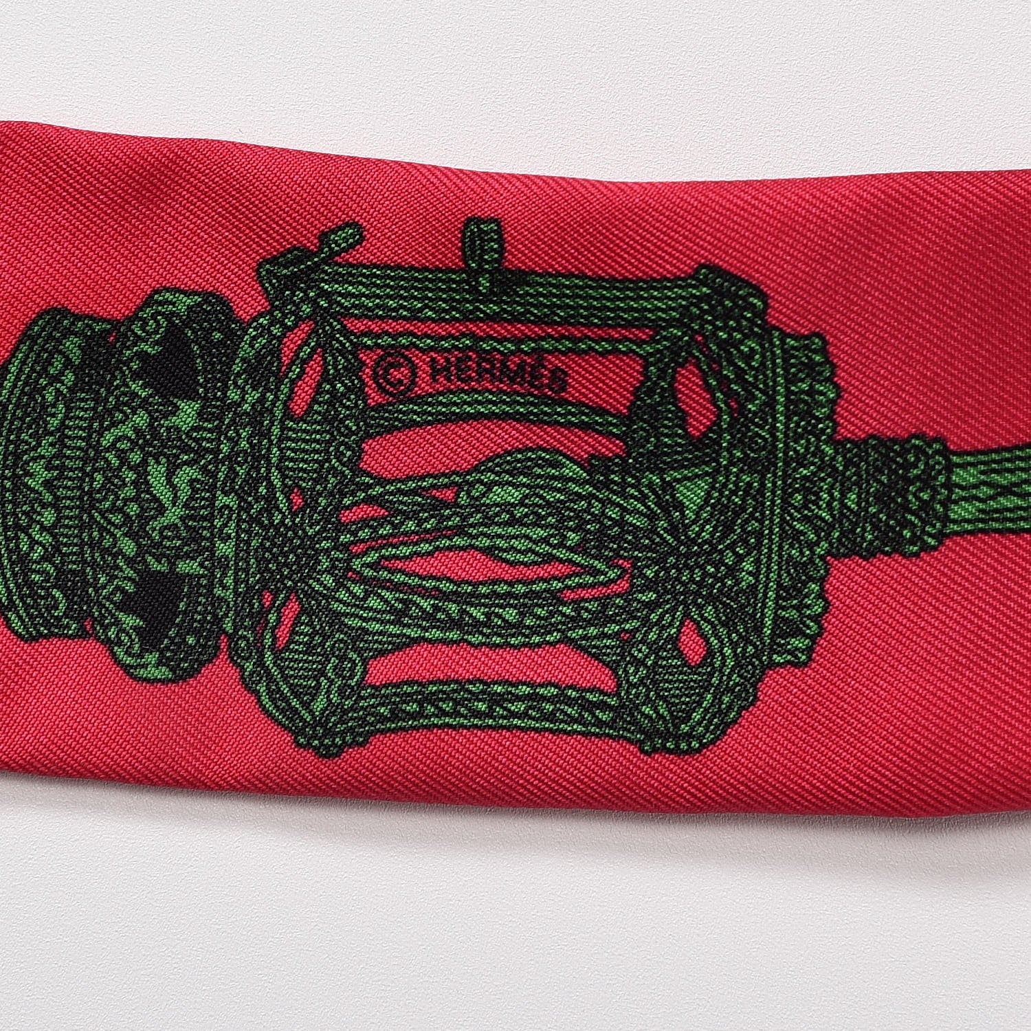 Hermes Silk Merveilleuses Lanternes Twilly Fuchsia Vert Bleu Lavande 4 of 4