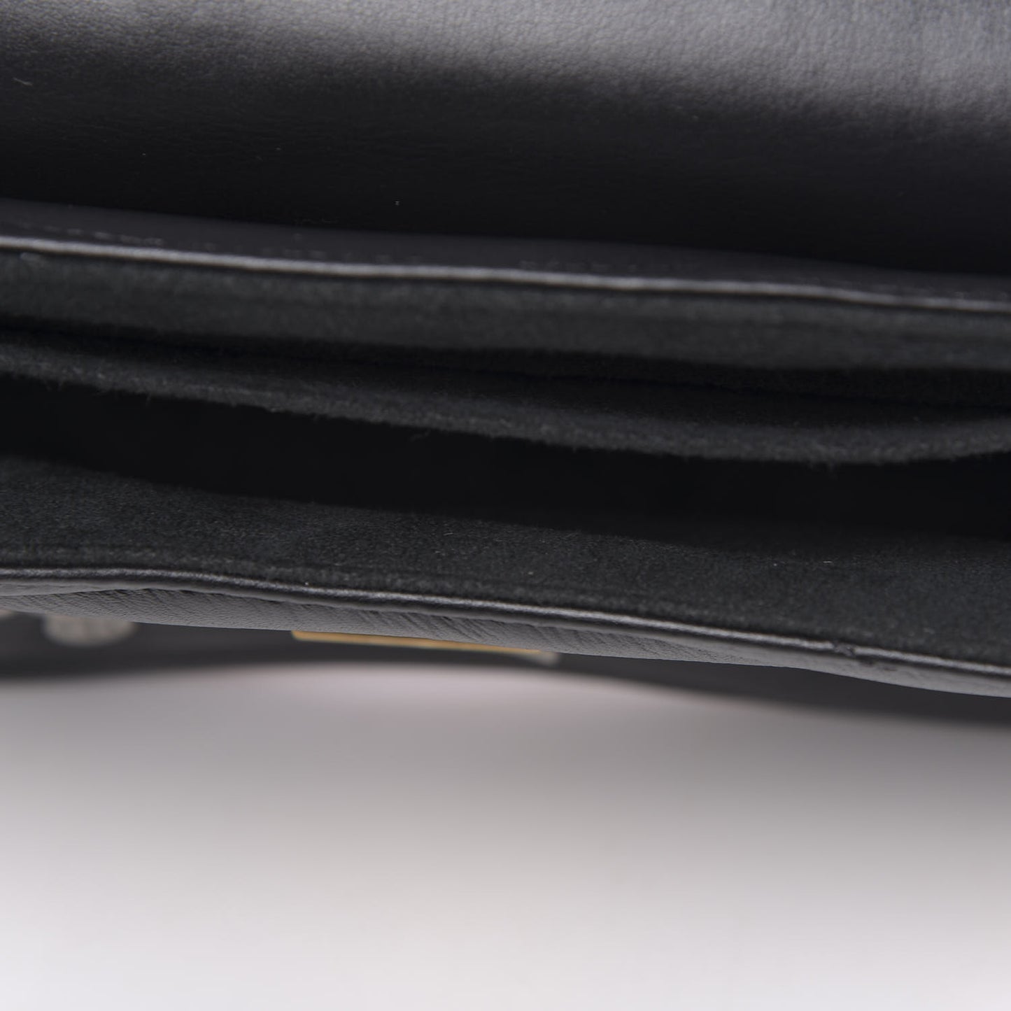 Calfskin Love Lock New Wave Chain MM Black