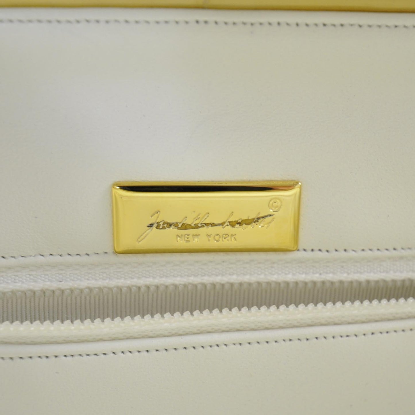Alligator Frame Bag White