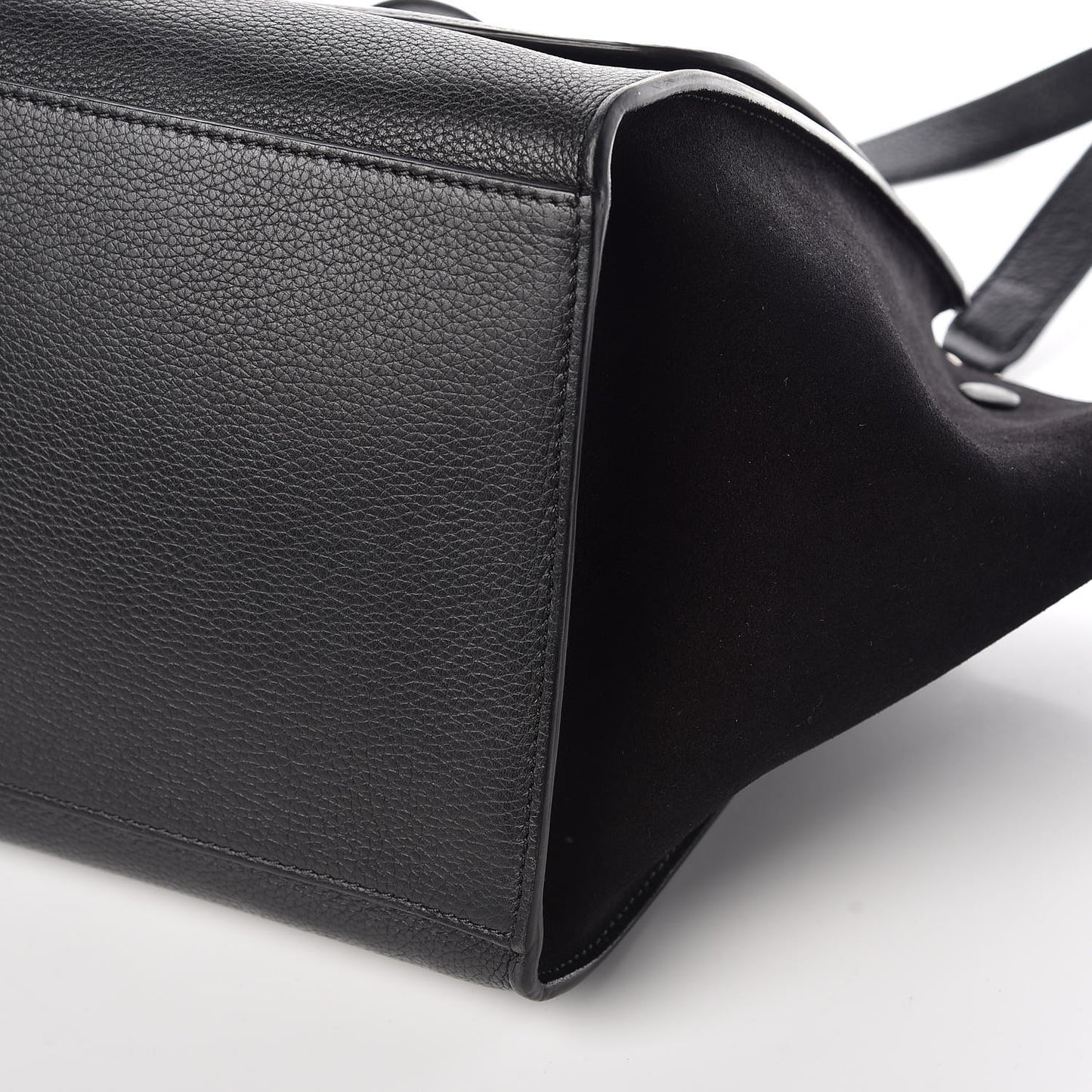 Drummed Calfskin Suede Medium Trapeze Black
