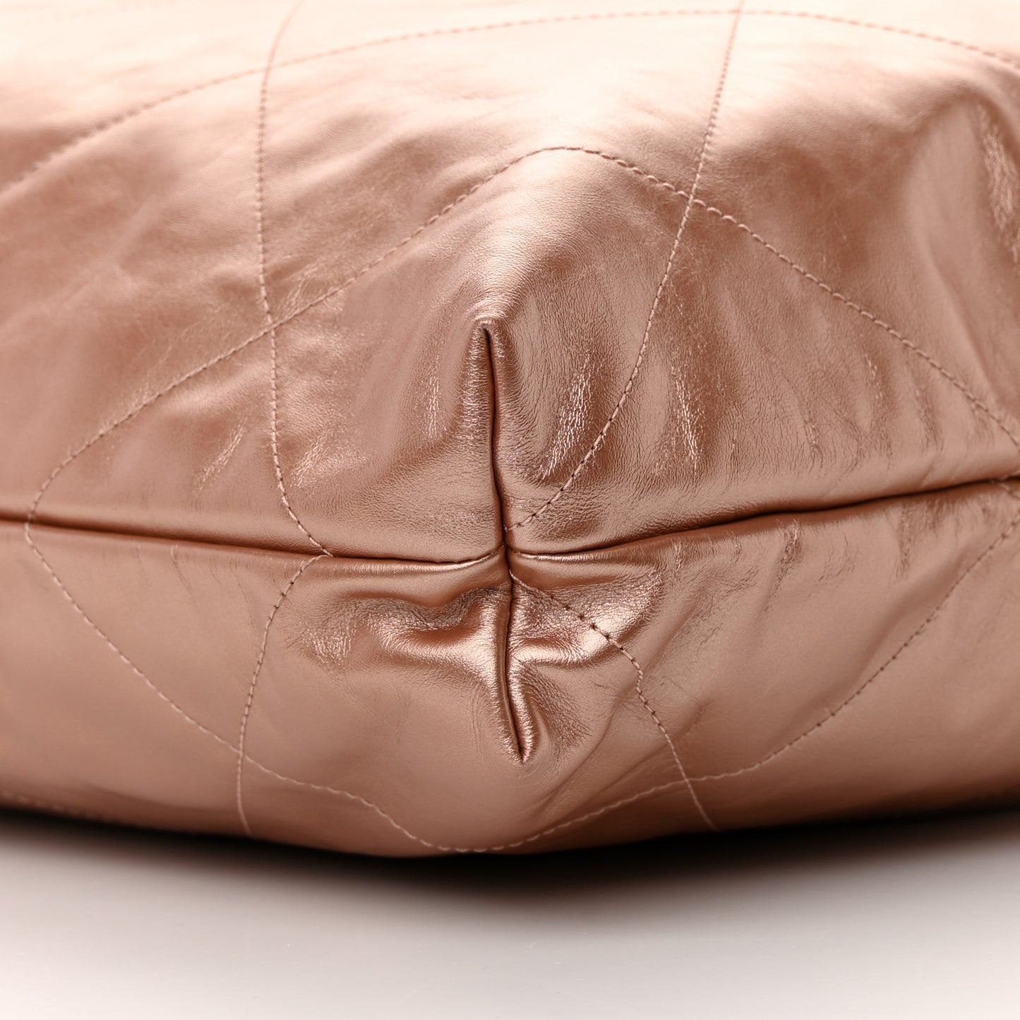 Metallic Calfskin Quilted Chanel 22 Pink