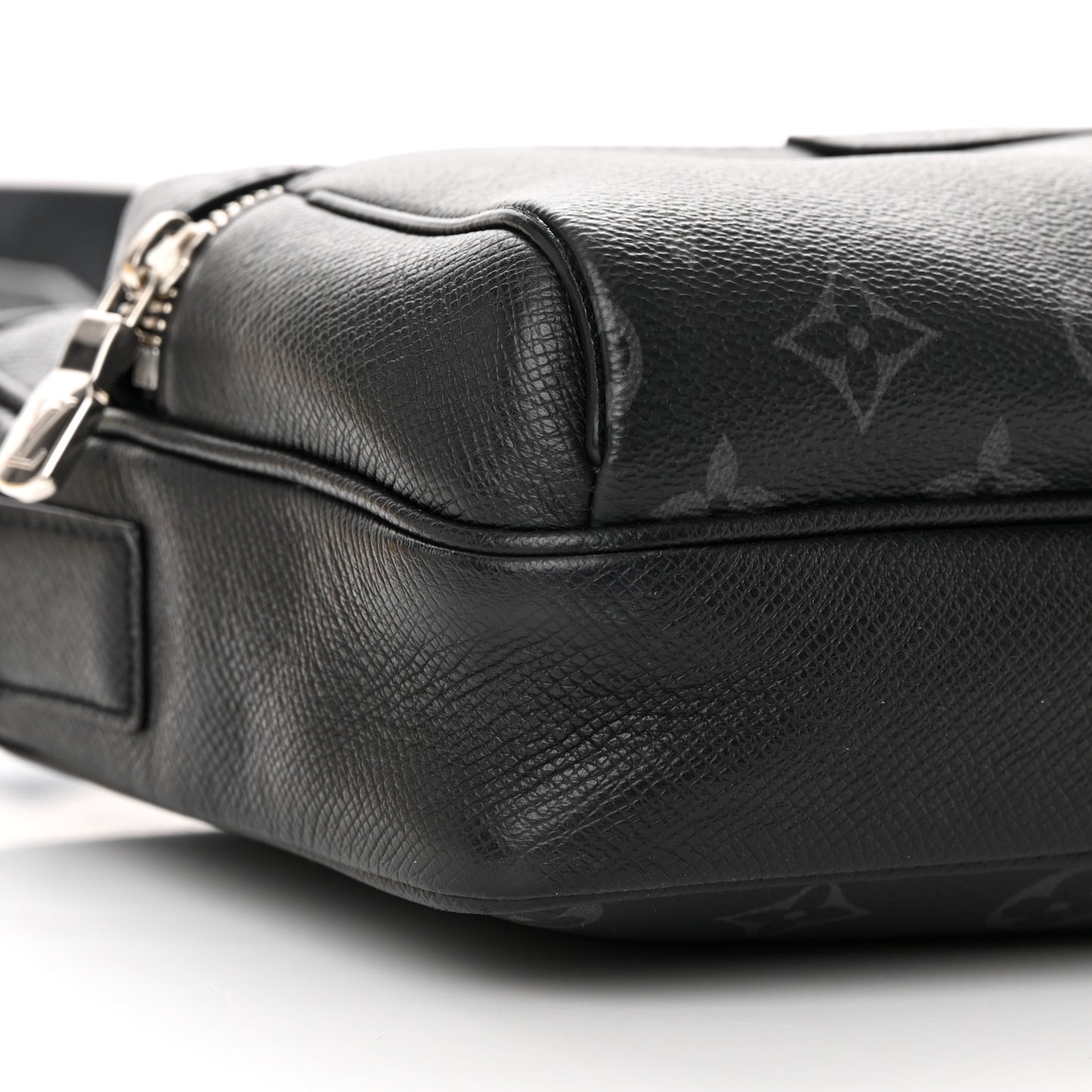 Taiga Monogram Eclipse Outdoor Messenger Black