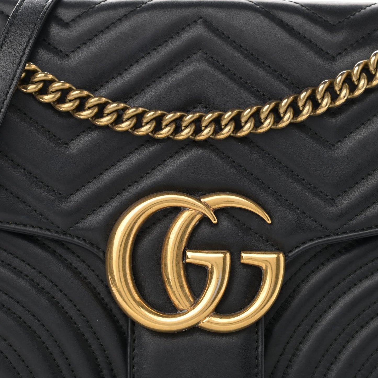 Calfskin Matelasse Medium GG Marmont Shoulder Bag Black