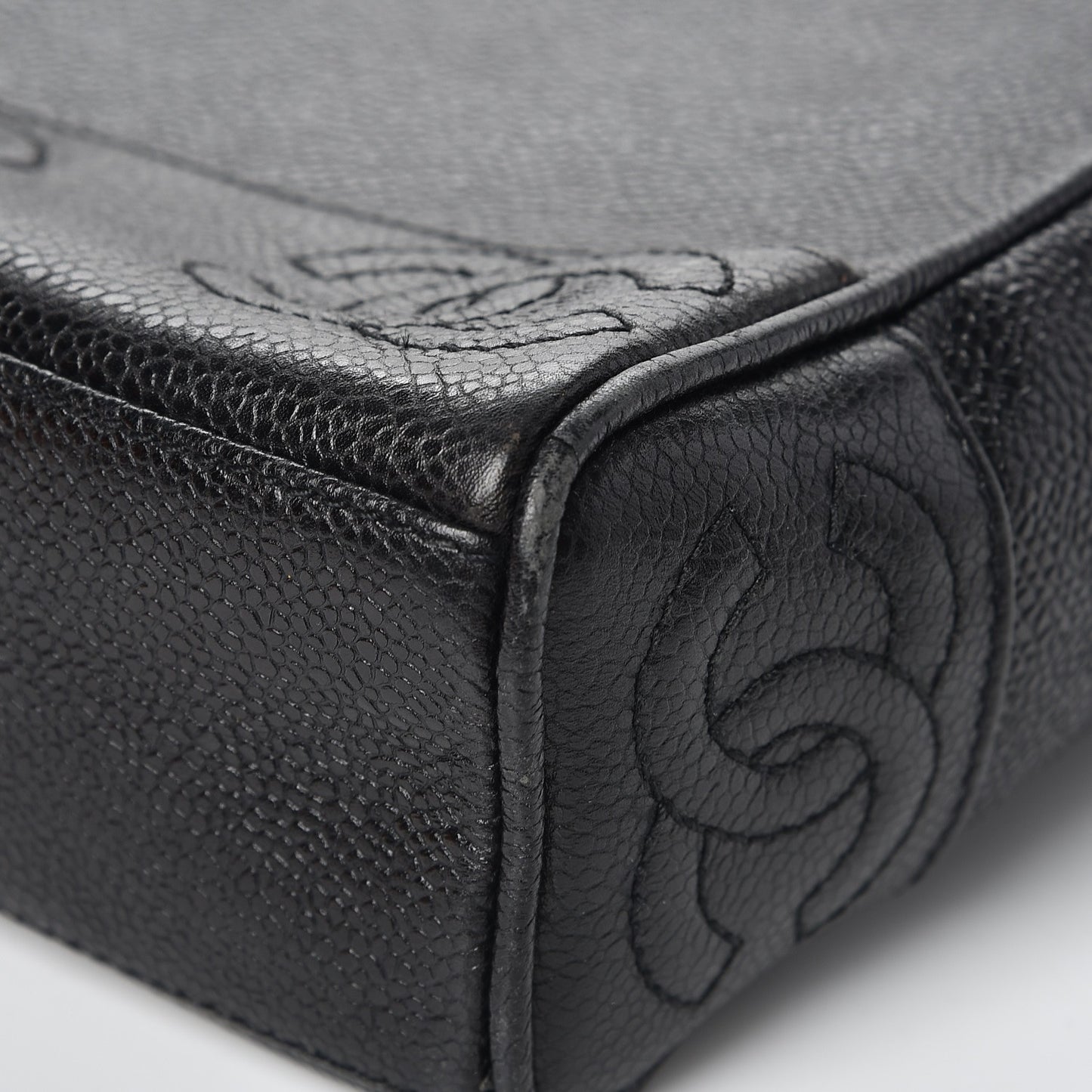 Caviar CC Shoulder Bag Black