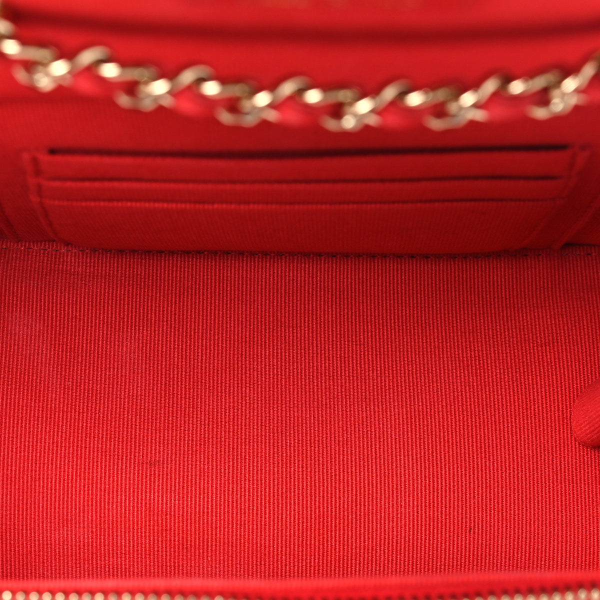 Caviar Quilted Small Vanity Case With Chain Red