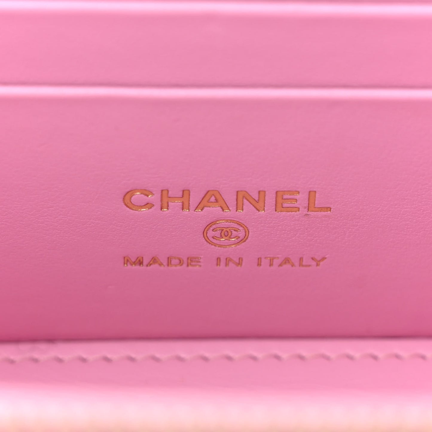 Caviar Quilted Top Handle Pocket Vanity Case Lilac