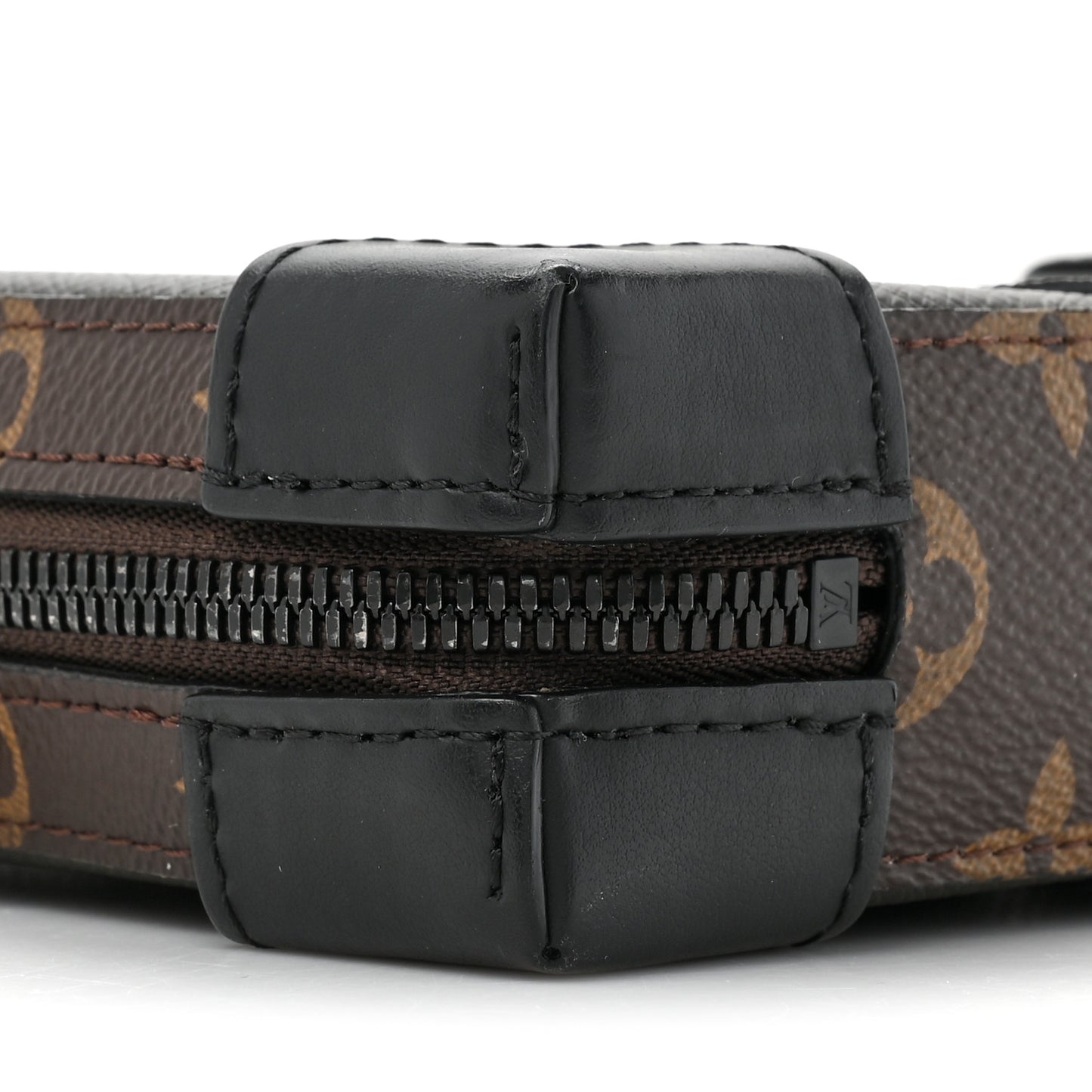 Taiga Monogram Soft Trunk Wallet Khaki Green