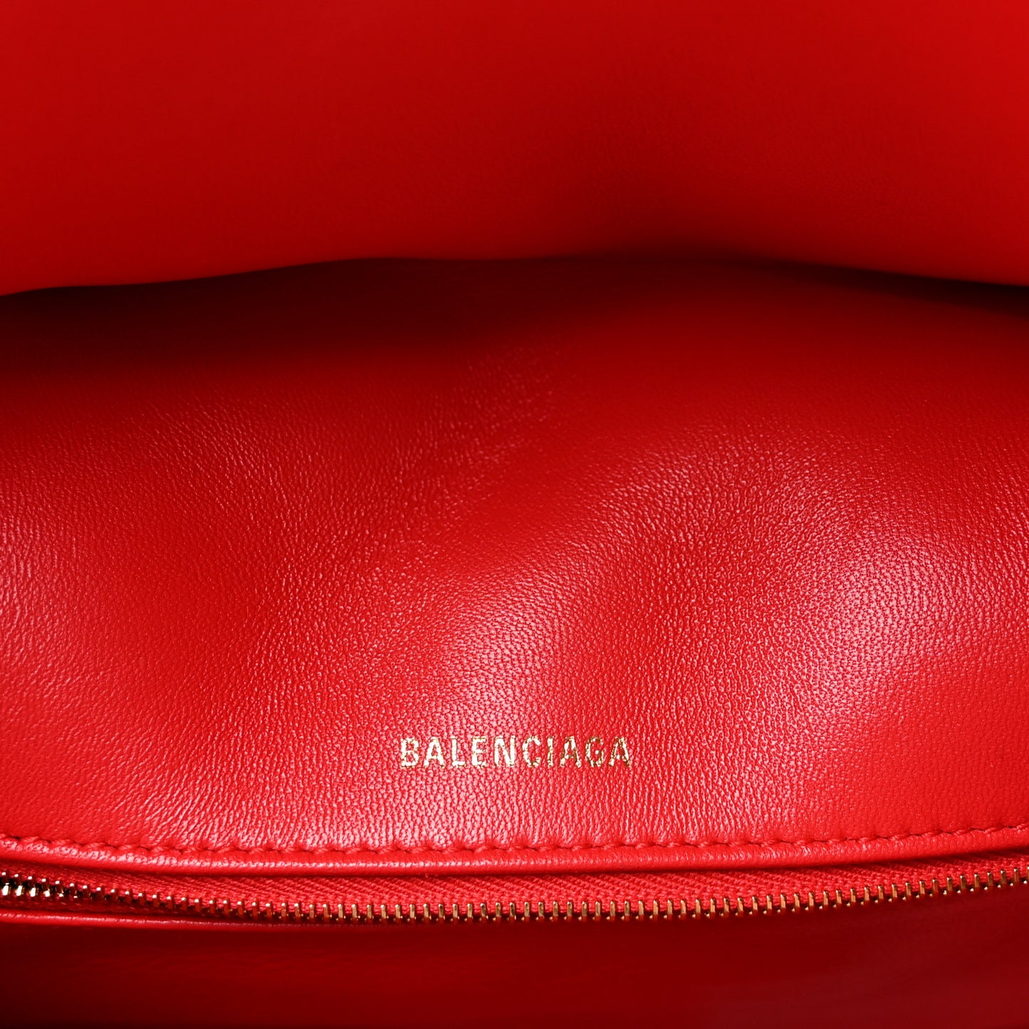Nappa Calfskin Quilted Medium Touch B Shoulder Bag Bright Red