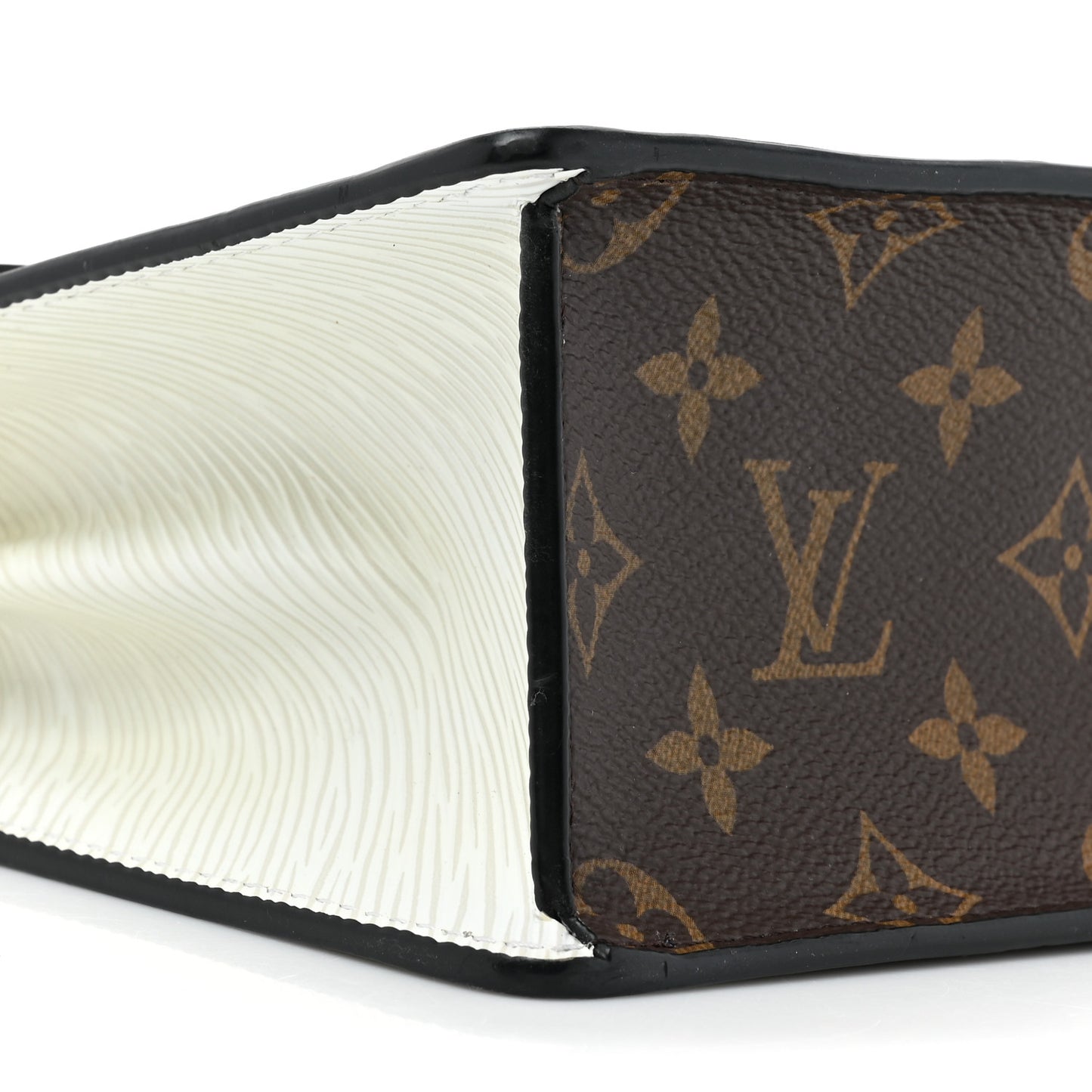 Vernis Epi Monogram Spring Street Black