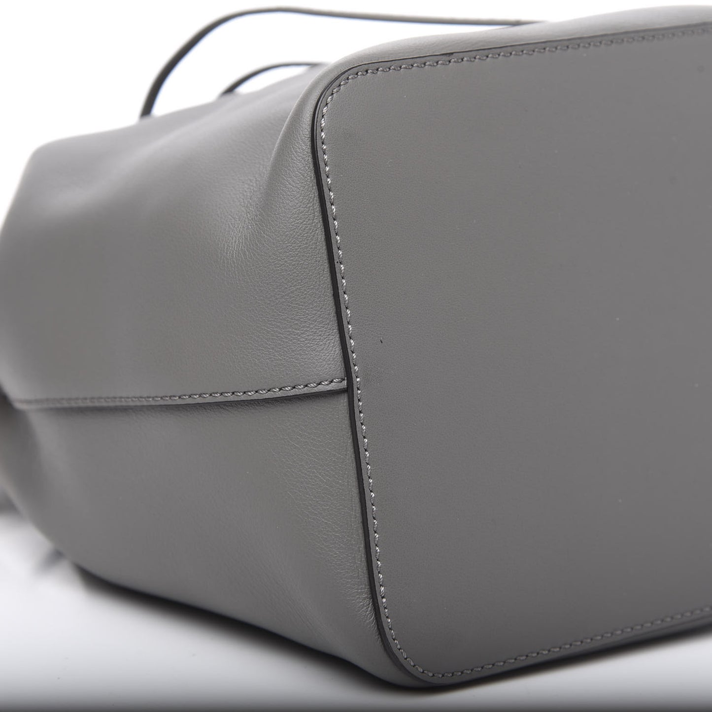 Vitello Grace Matte F is Fendi Grande Mon Tresor Bucket Bag Argilla