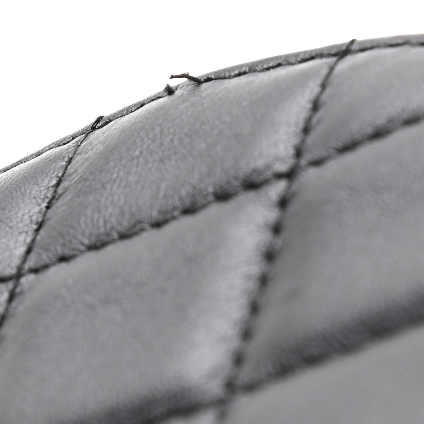 Lambskin Quilted Round Clutch With Chain Black