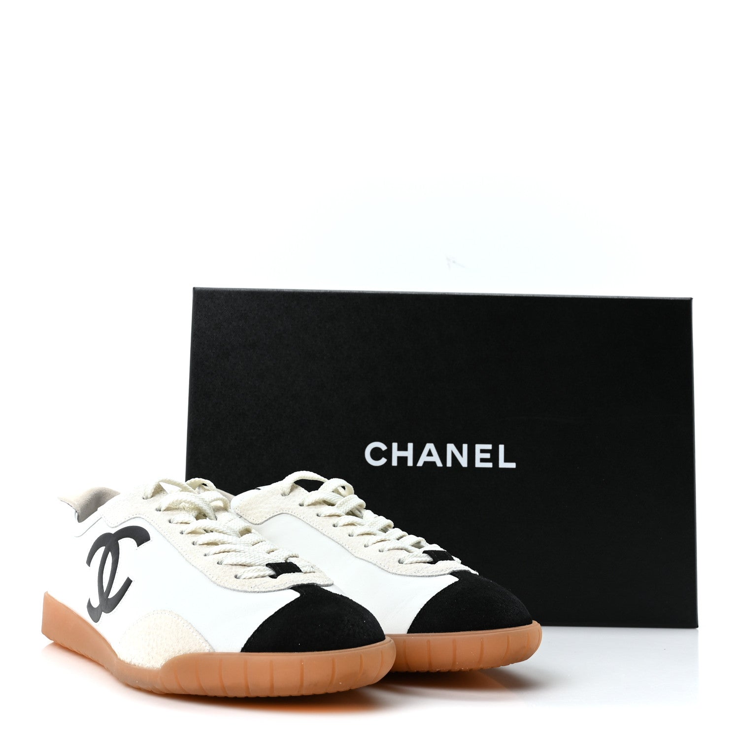 Chanel Calfskin Embossed Suede Womens CC Sneakers 40 White Black 10 of 10