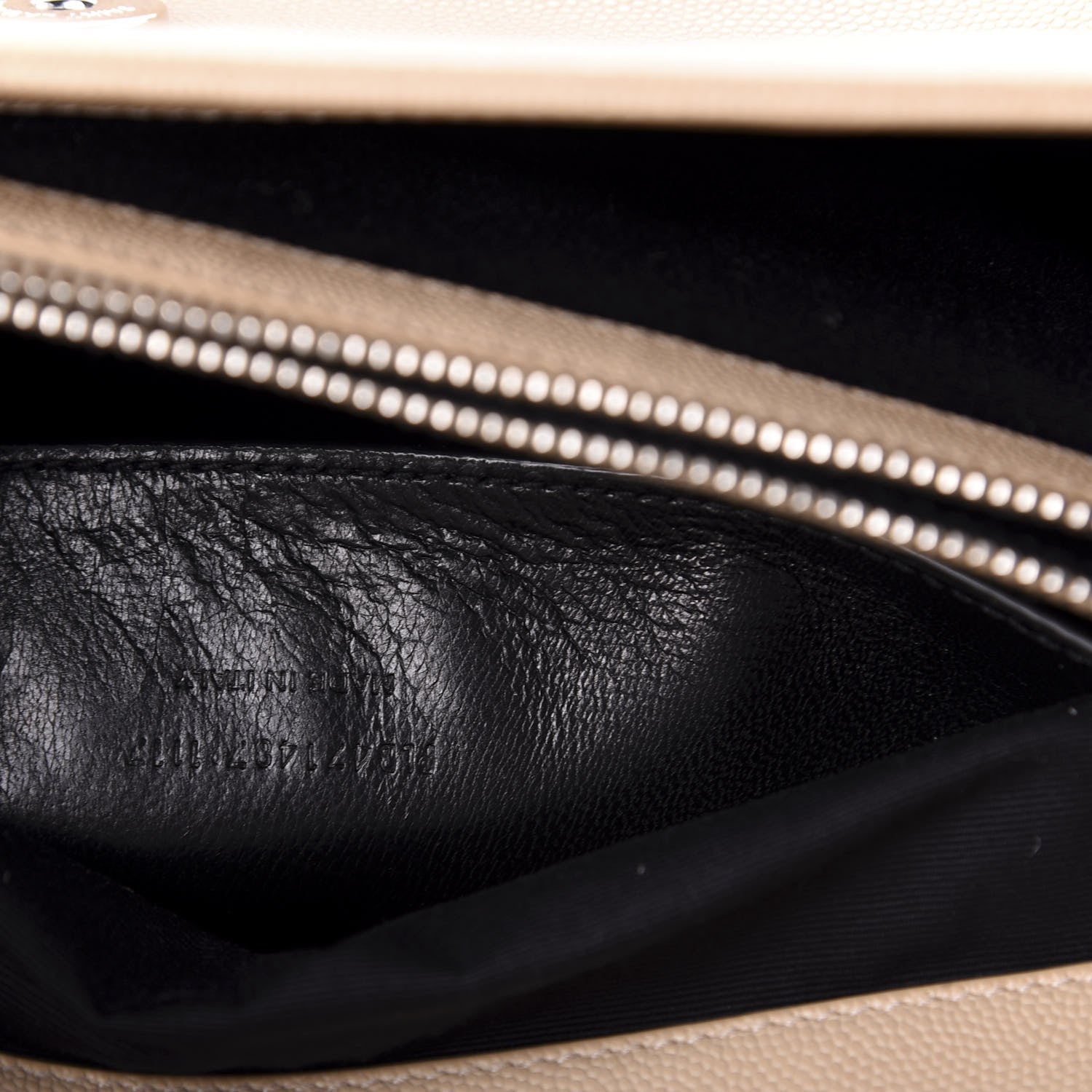 Saint Laurent Grain De Poudre Medium West Hollywood Monogram Fold-Over Nude Powder 14 of 15