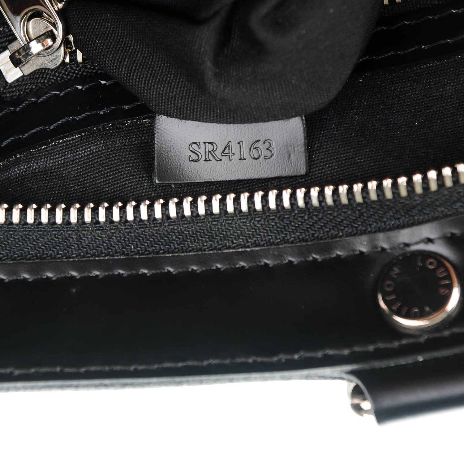 Louis Vuitton Epi Brea GM Black 7 of 7