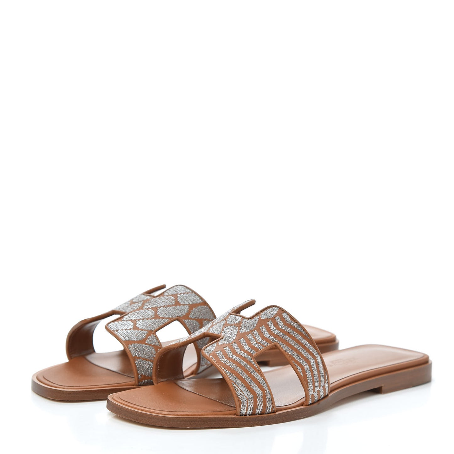 Embroidered Calfskin Oran Sandals 37.5 Naturel Gris Argente