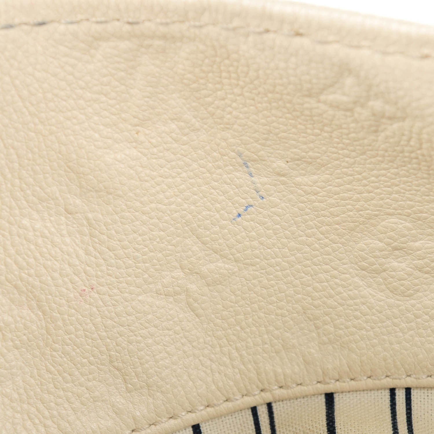 Louis Vuitton Empreinte Artsy MM Neige 8 of 9