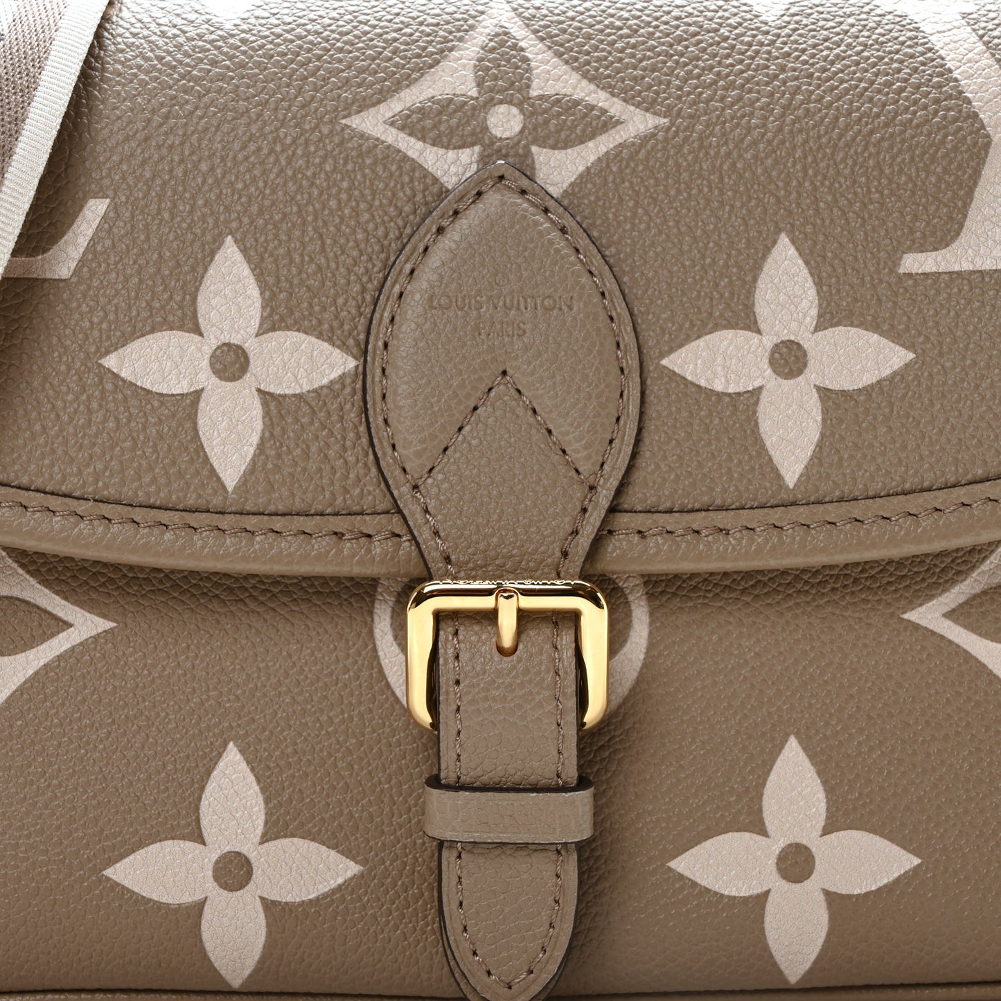 Empreinte Monogram Giant Diane Tourterelle Creme