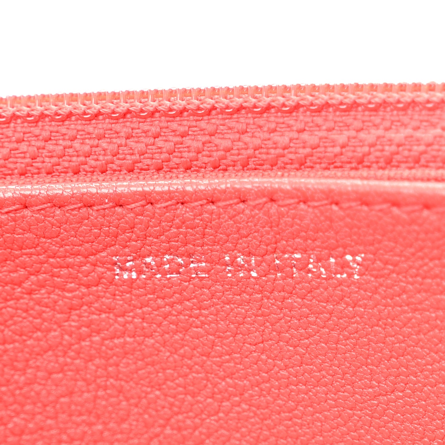 Grained Calfskin Quilted CC Box Wallet On Chain WOC Red