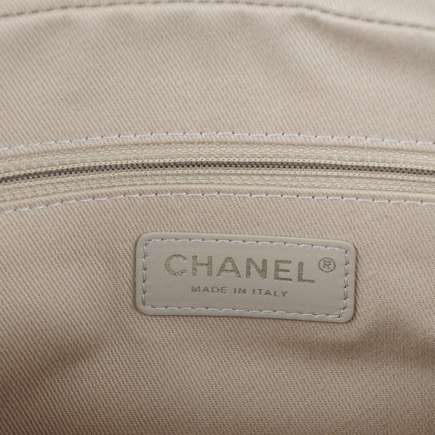 Caviar Quilted Jumbo Easy Flap Coral