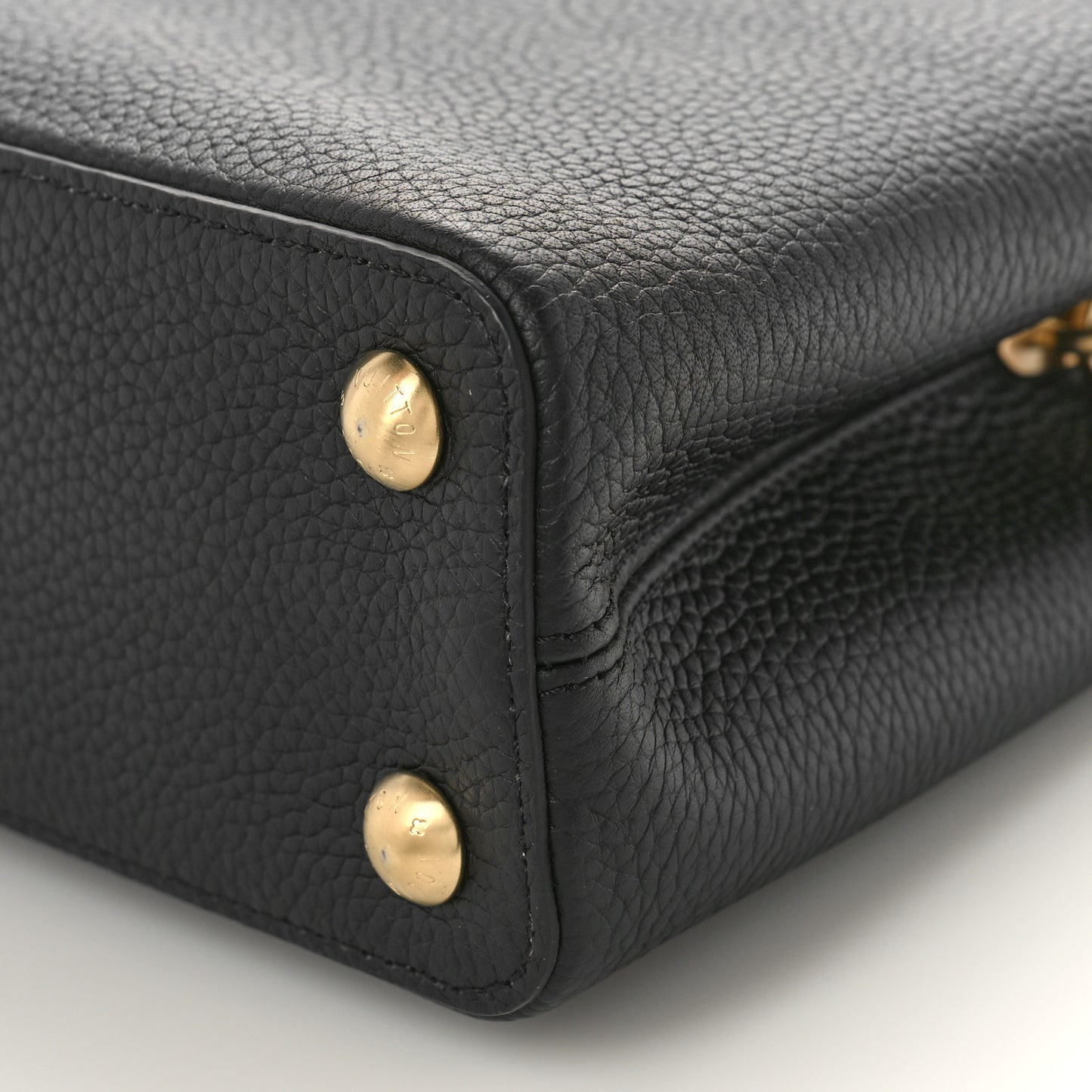 Taurillon Matte Brushed Metal Handle Capucines BB Black