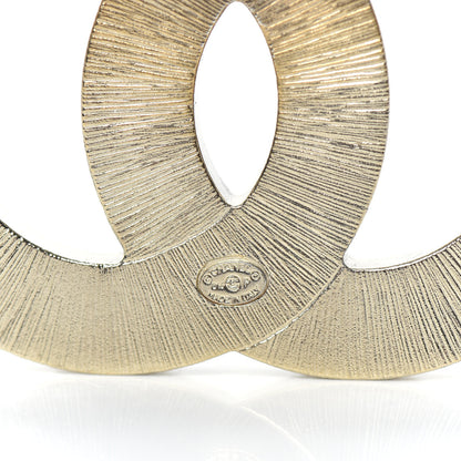 Chanel Metal Quilted CC Brooch Silver Gold 3 of 4