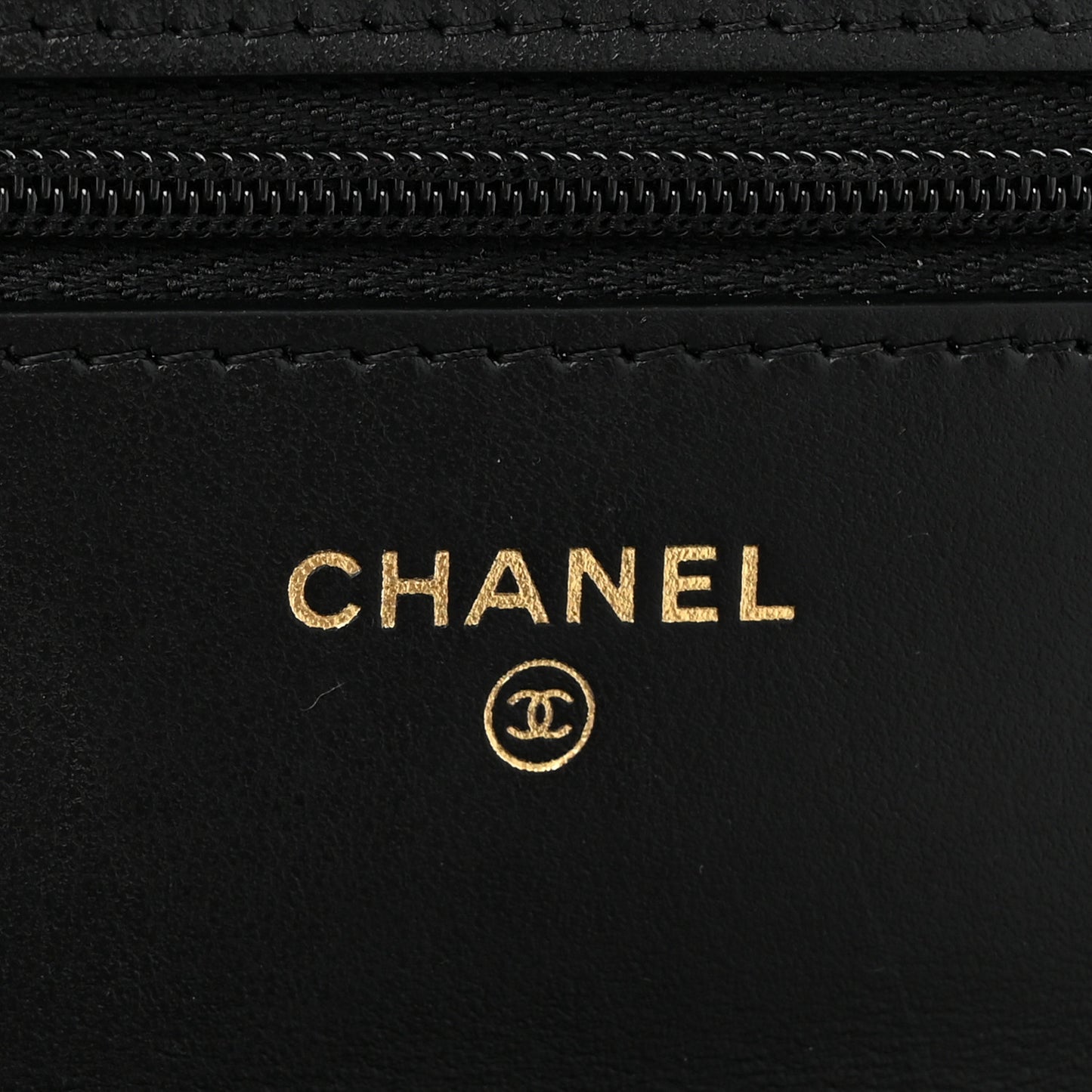 Shiny Caviar Quilted Pick Me Up Wallet On Chain WOC Black