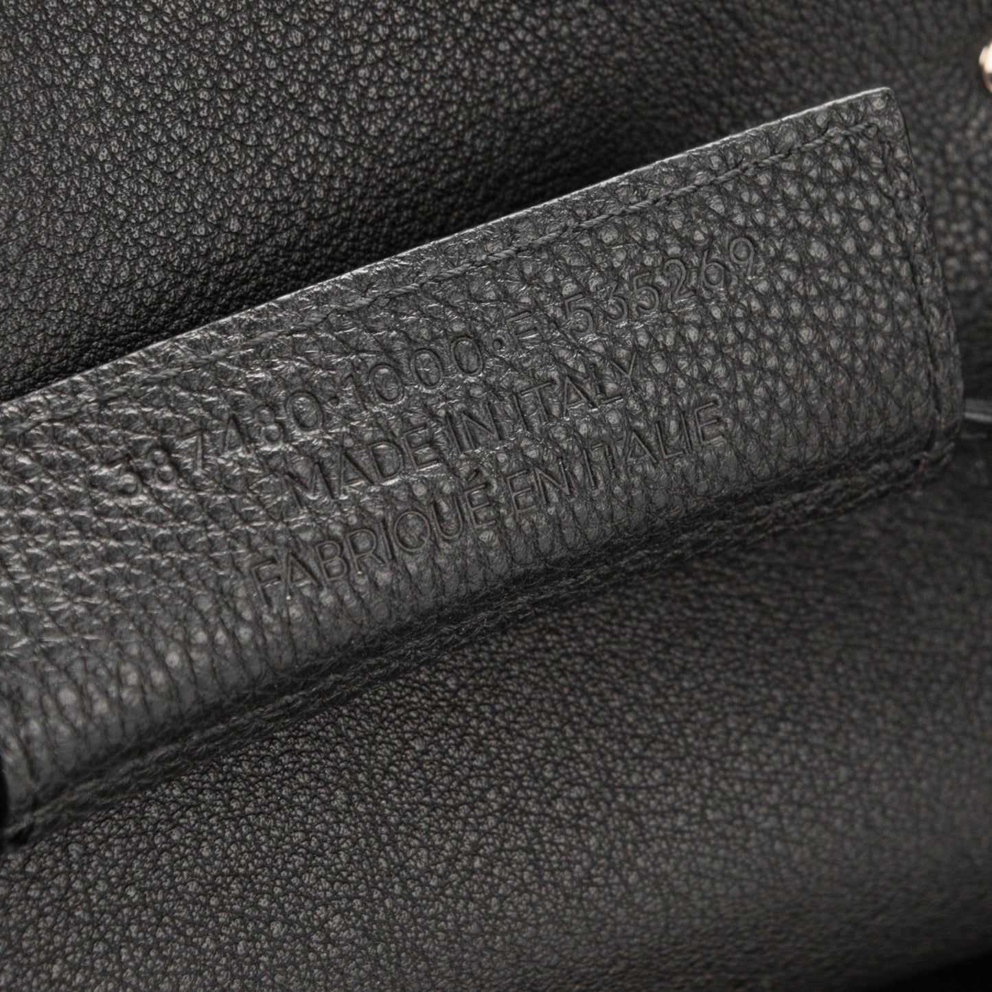 Grained Calfskin Gold Metallic Edge Hardware Papier A4 Tote Black