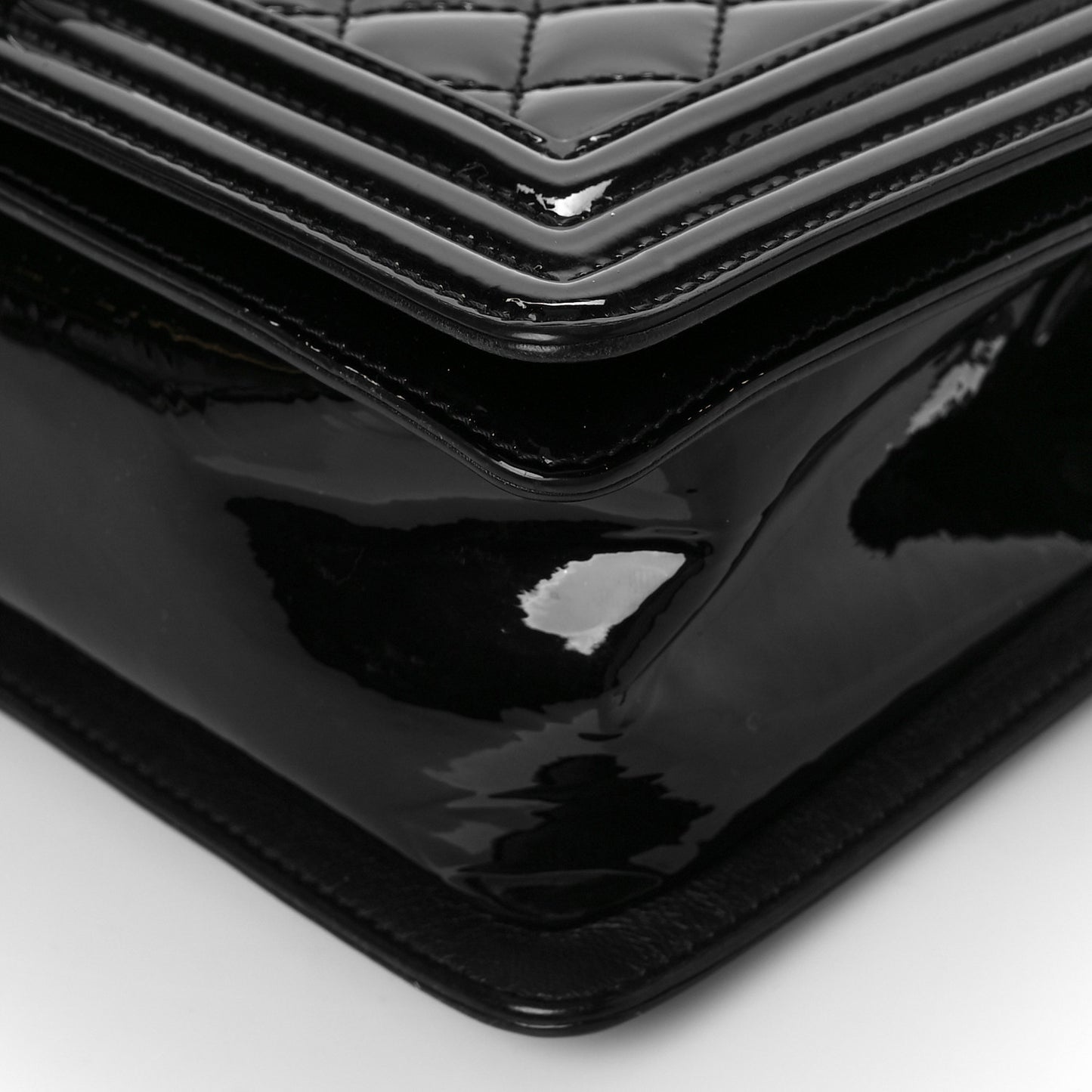 Patent Calfskin Quilted Medium Plexiglass Boy Flap Black