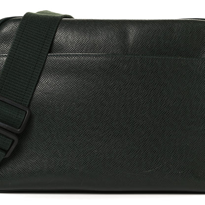Louis Vuitton Taiga Reporter Messenger Epicea 6 of 11