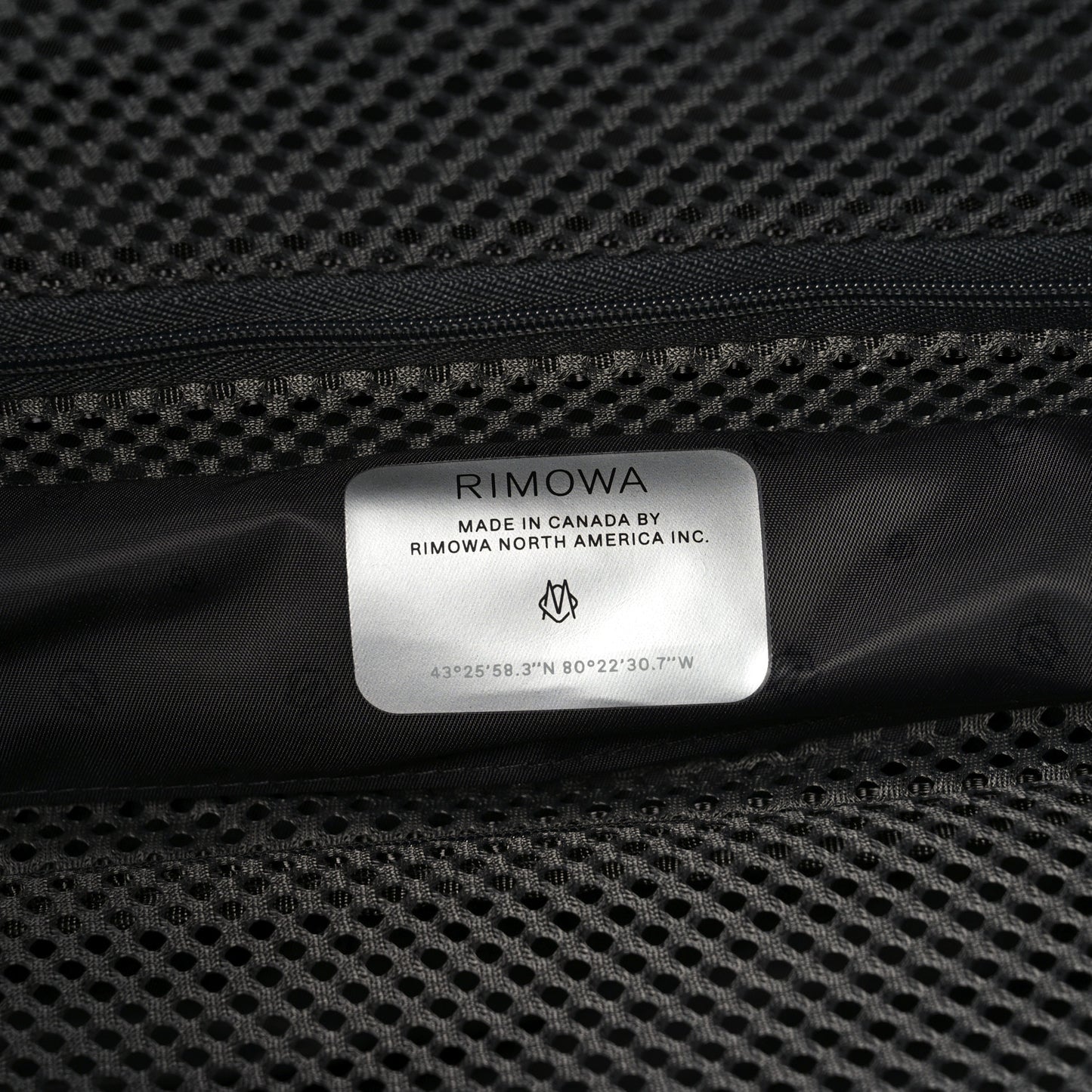 Gloss Polycarbonate Essential Lite Cabin U Graphite Grey