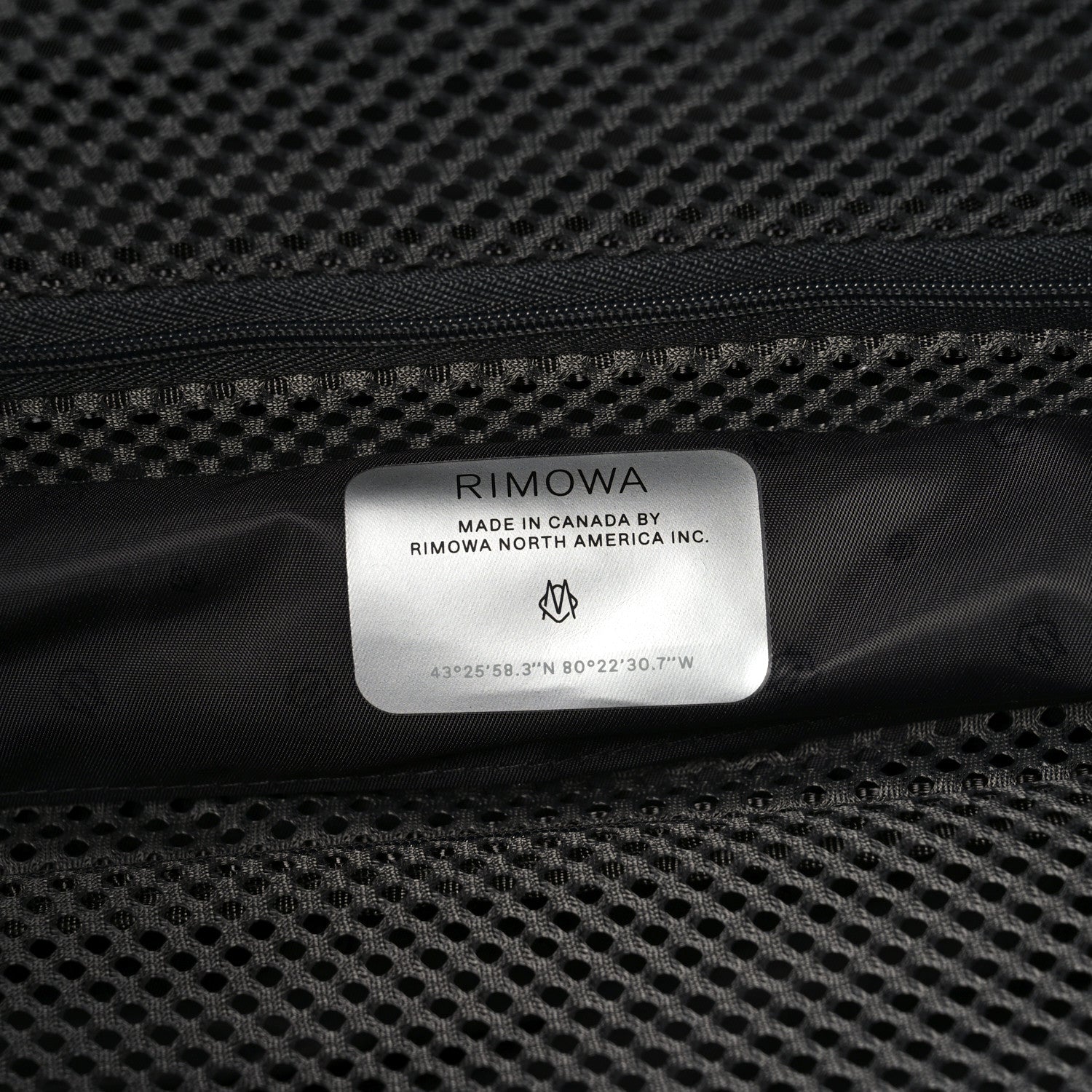 Rimowa Gloss Polycarbonate Essential Lite Cabin U Graphite Grey 5 of 9