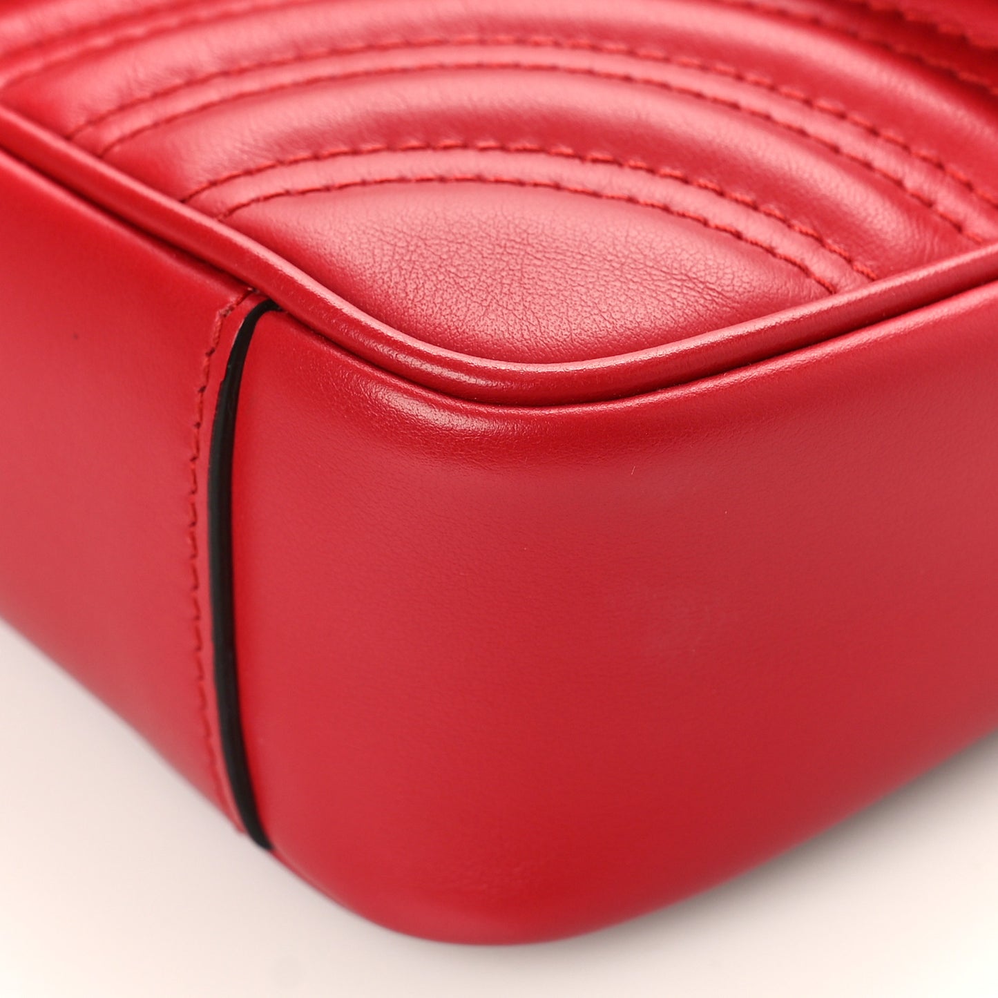 Calfskin Matelasse Mini GG Marmont Shoulder Bag Hibiscus Red