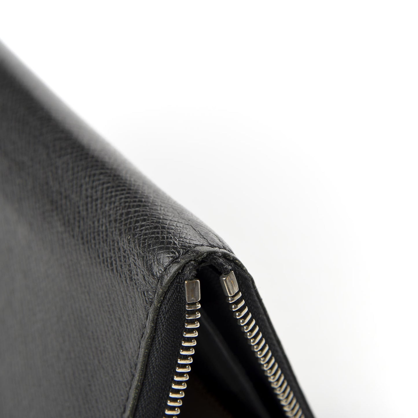 Taiga Vertical Zippy Wallet Ardoise
