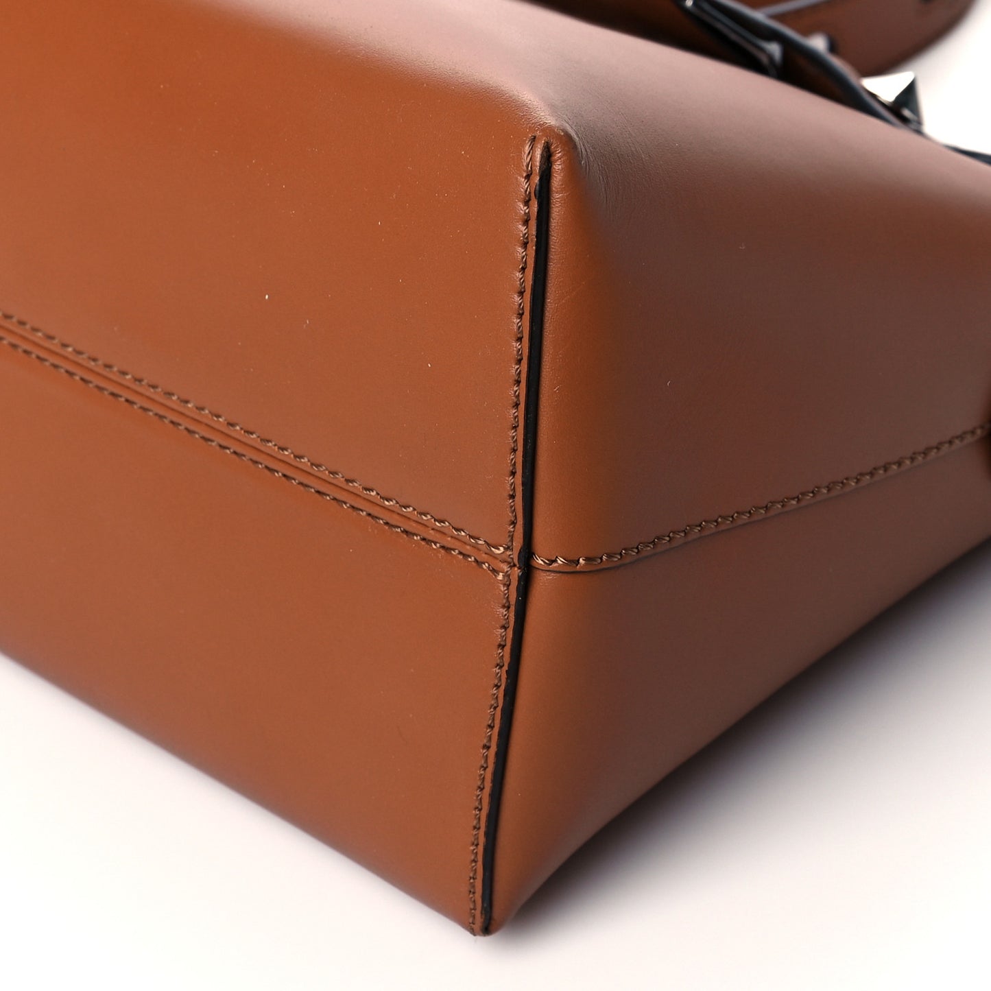 Vitello King Logo Embossed Medium By The Way Boston Bag Cuoio