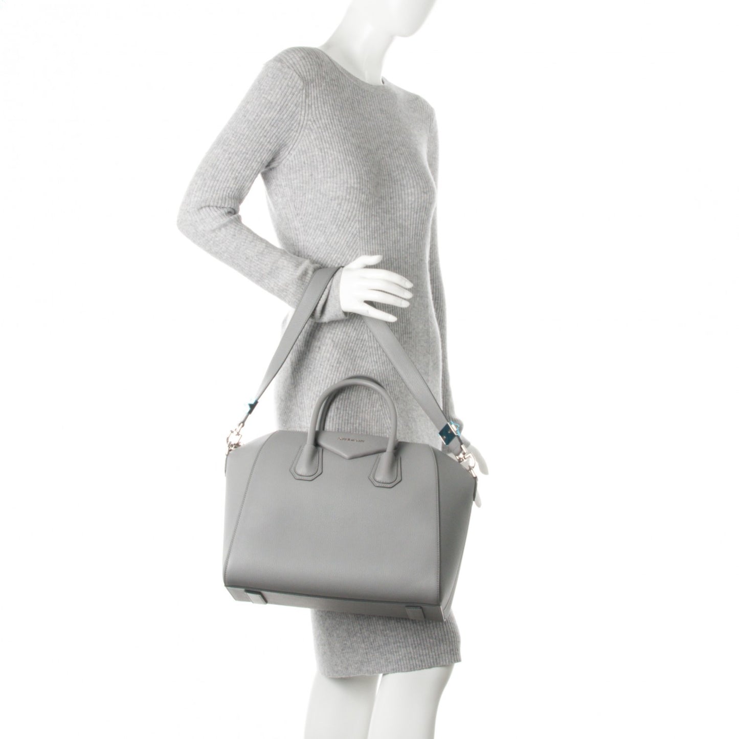 Sugar Goatskin Medium Antigona Pearl Grey