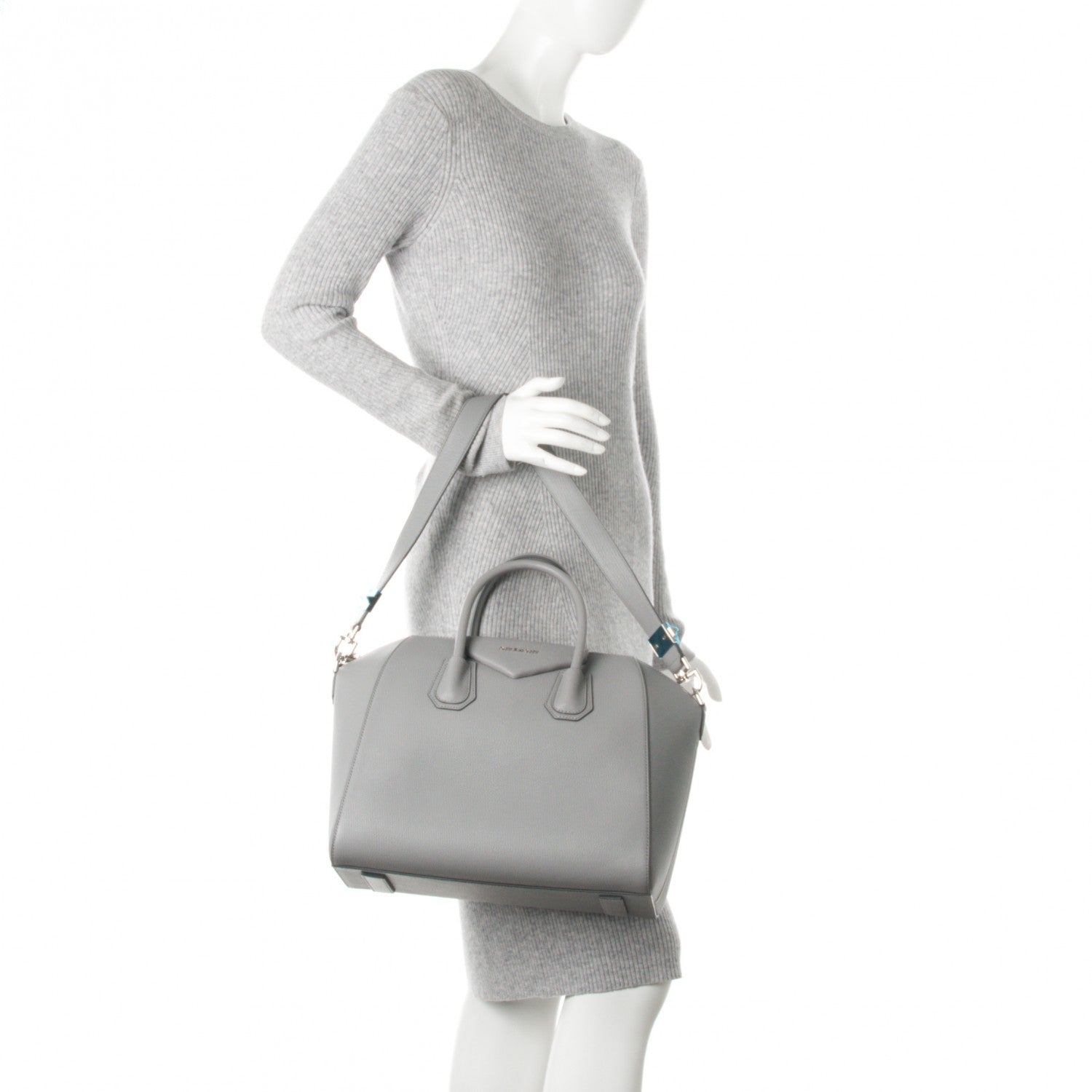 Givenchy Sugar Goatskin Medium Antigona Pearl Grey 2 of 8