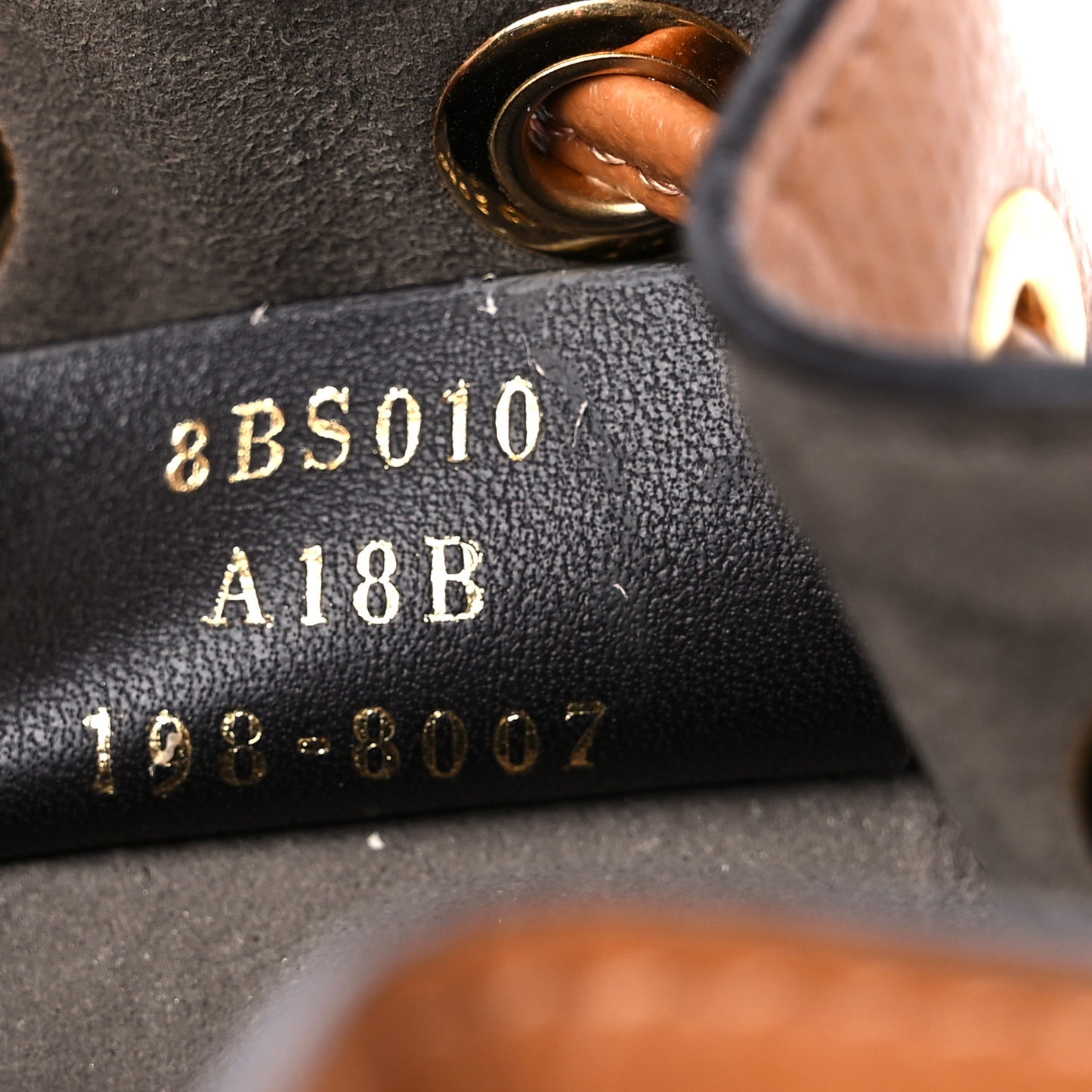Vitello Cruise F is Fendi Mini Mon Tresor Bucket Bag Nocciola