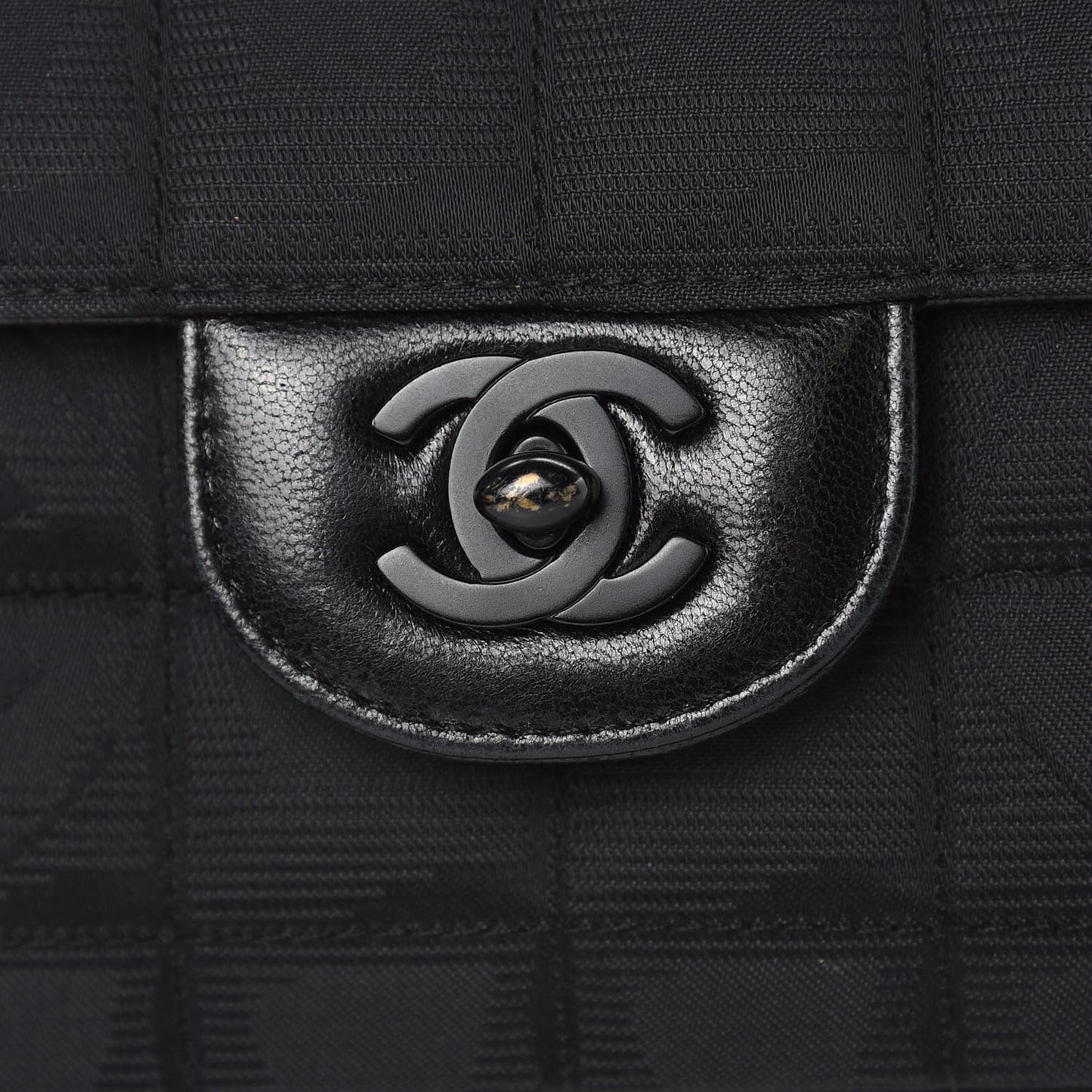 Nylon Travel East West Flap Black