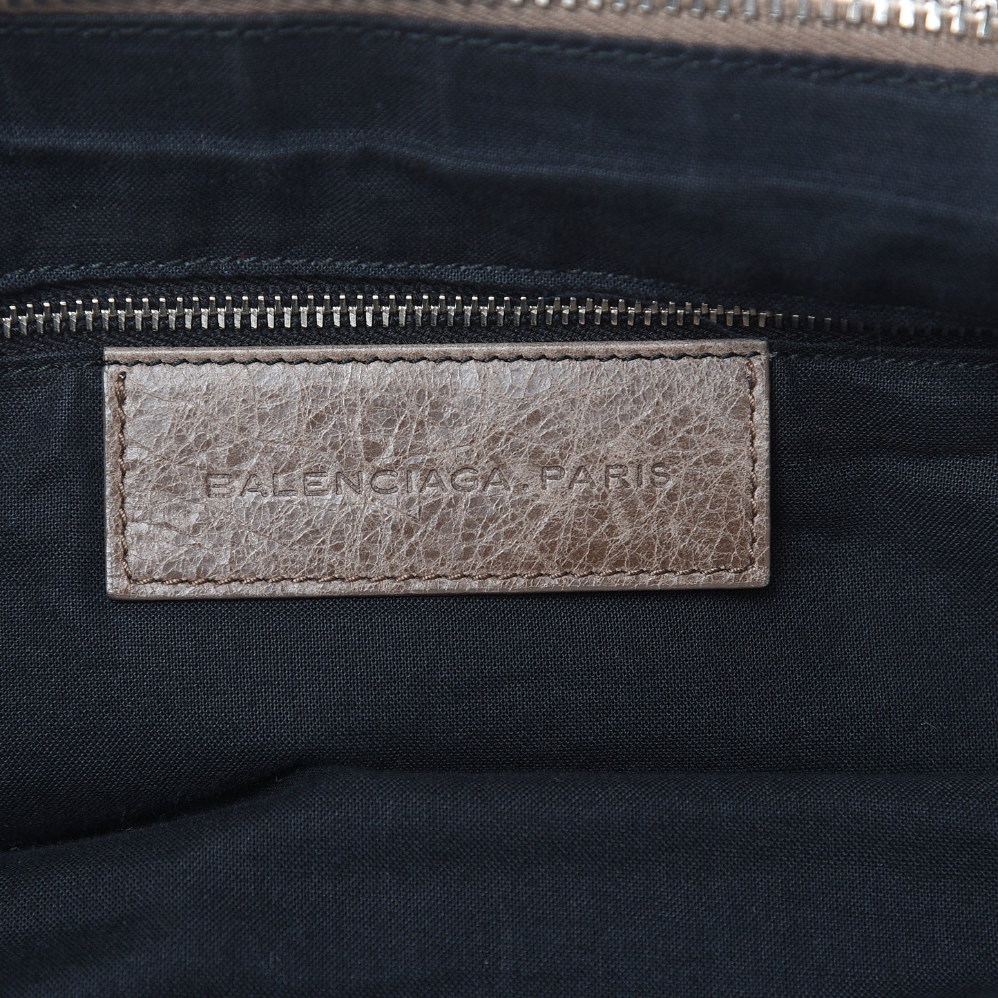 Agneau Giant 21 Silver Hardware Day Hobo Noix