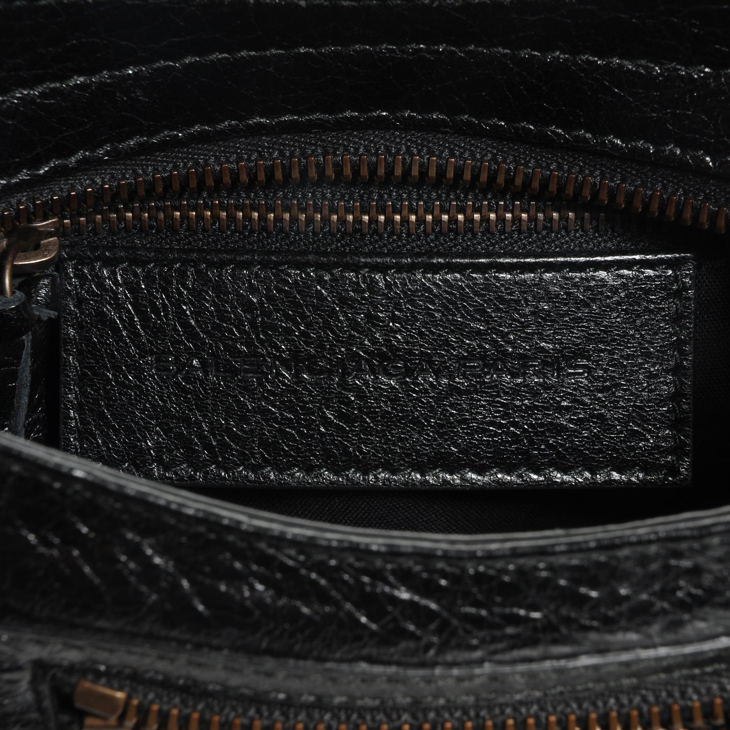 Agneau Classic Hardware Date Black