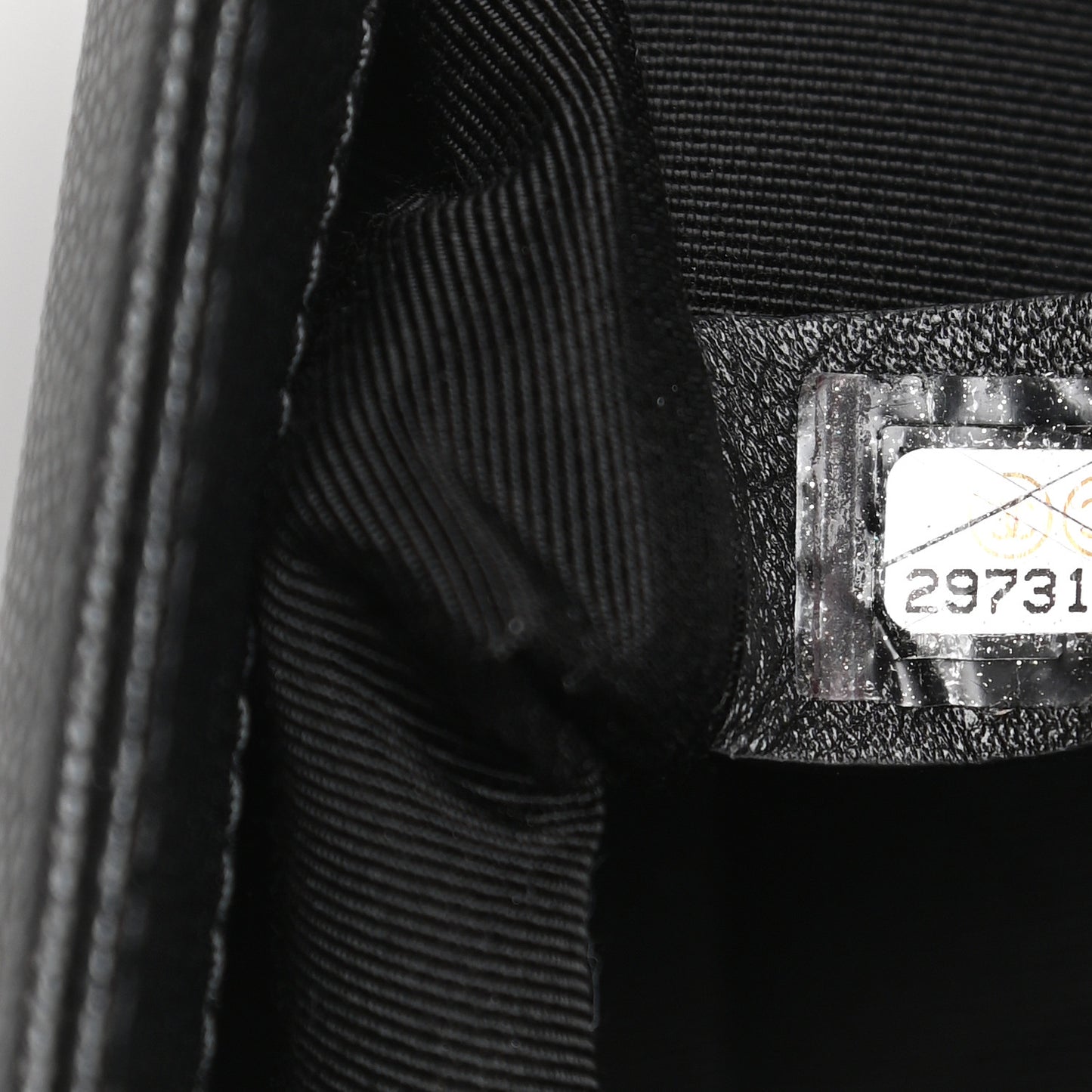 Caviar Quilted Medium Boy Flap Black