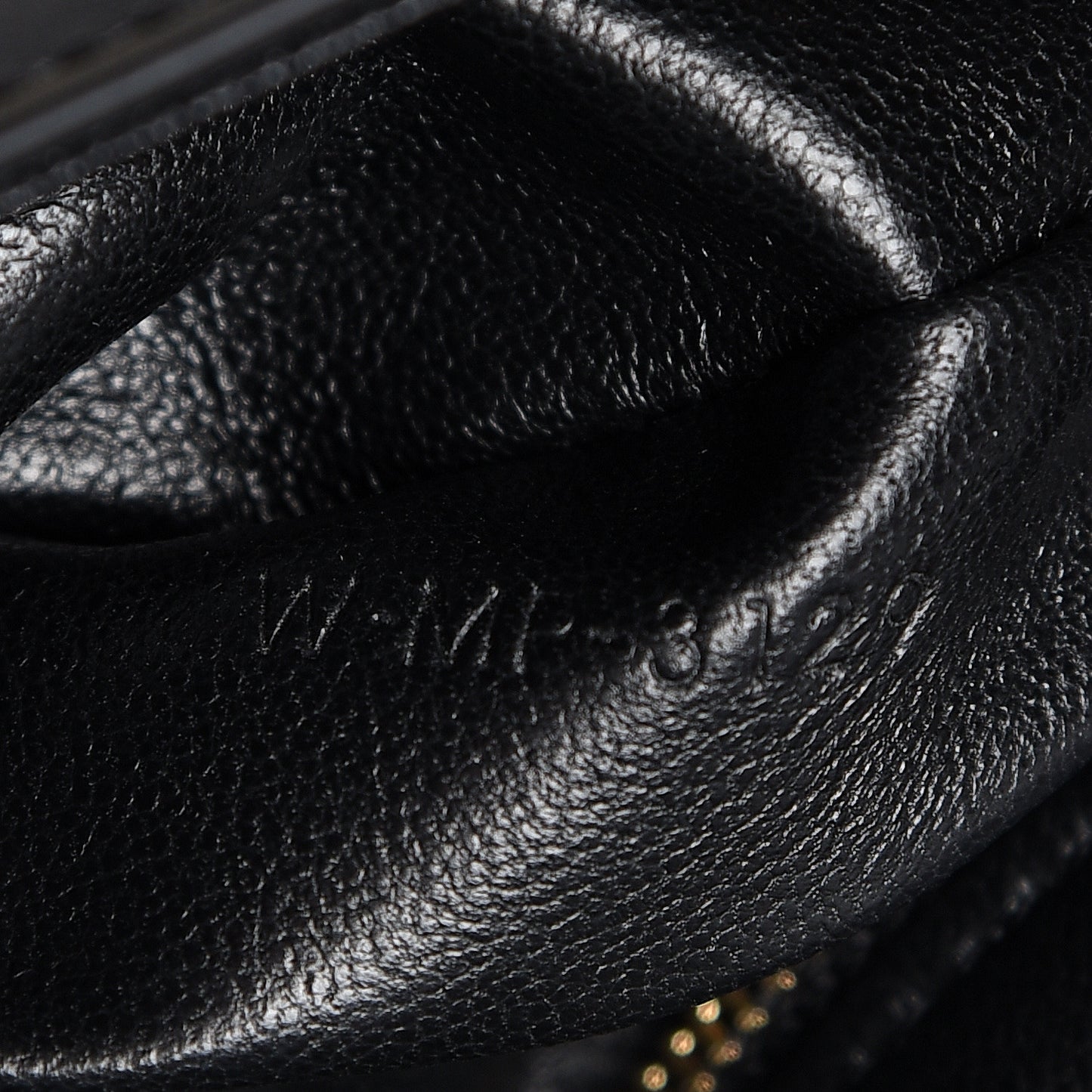 Shiny Calfskin Medium Chain Maillon Triomphe Black