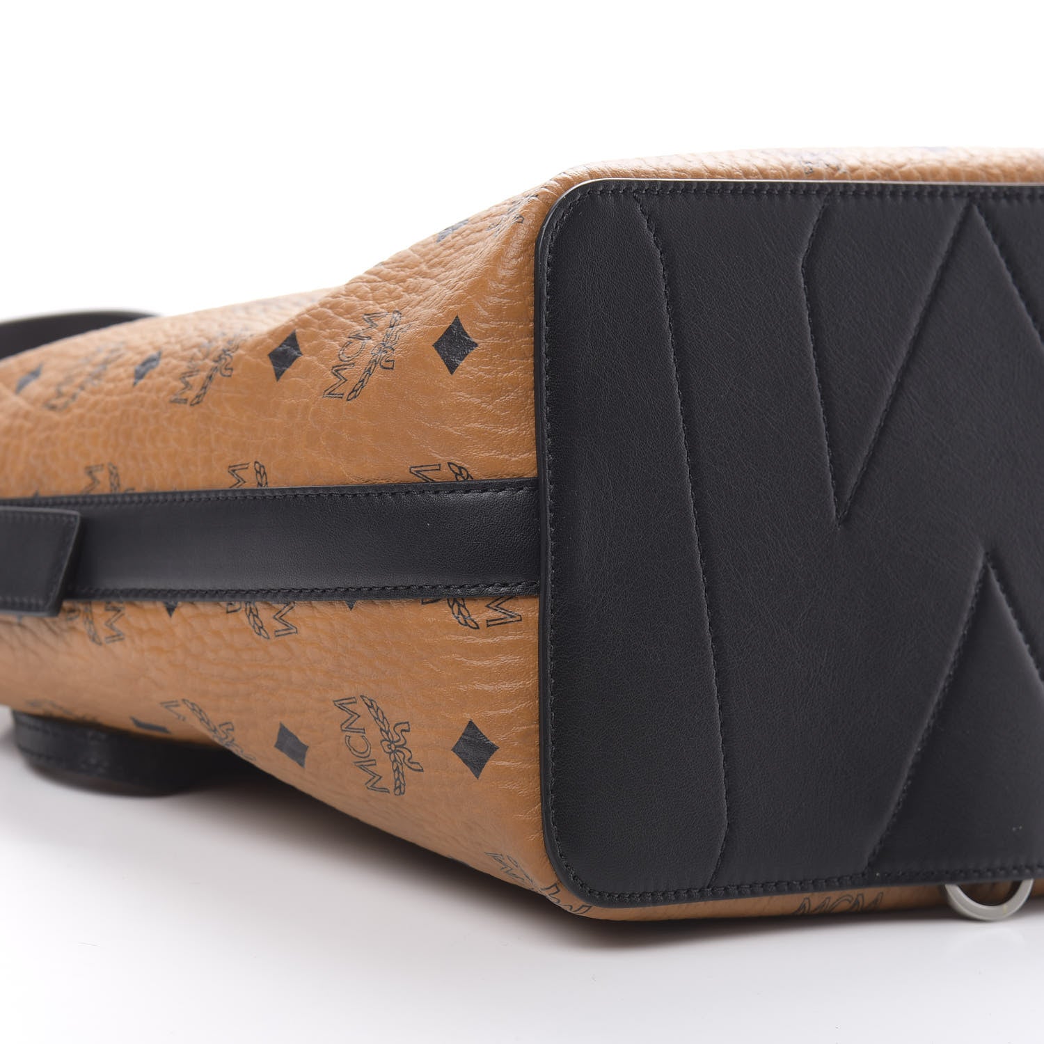 MCM Visetos Small Gunta Shopper Cognac Black 10 of 11