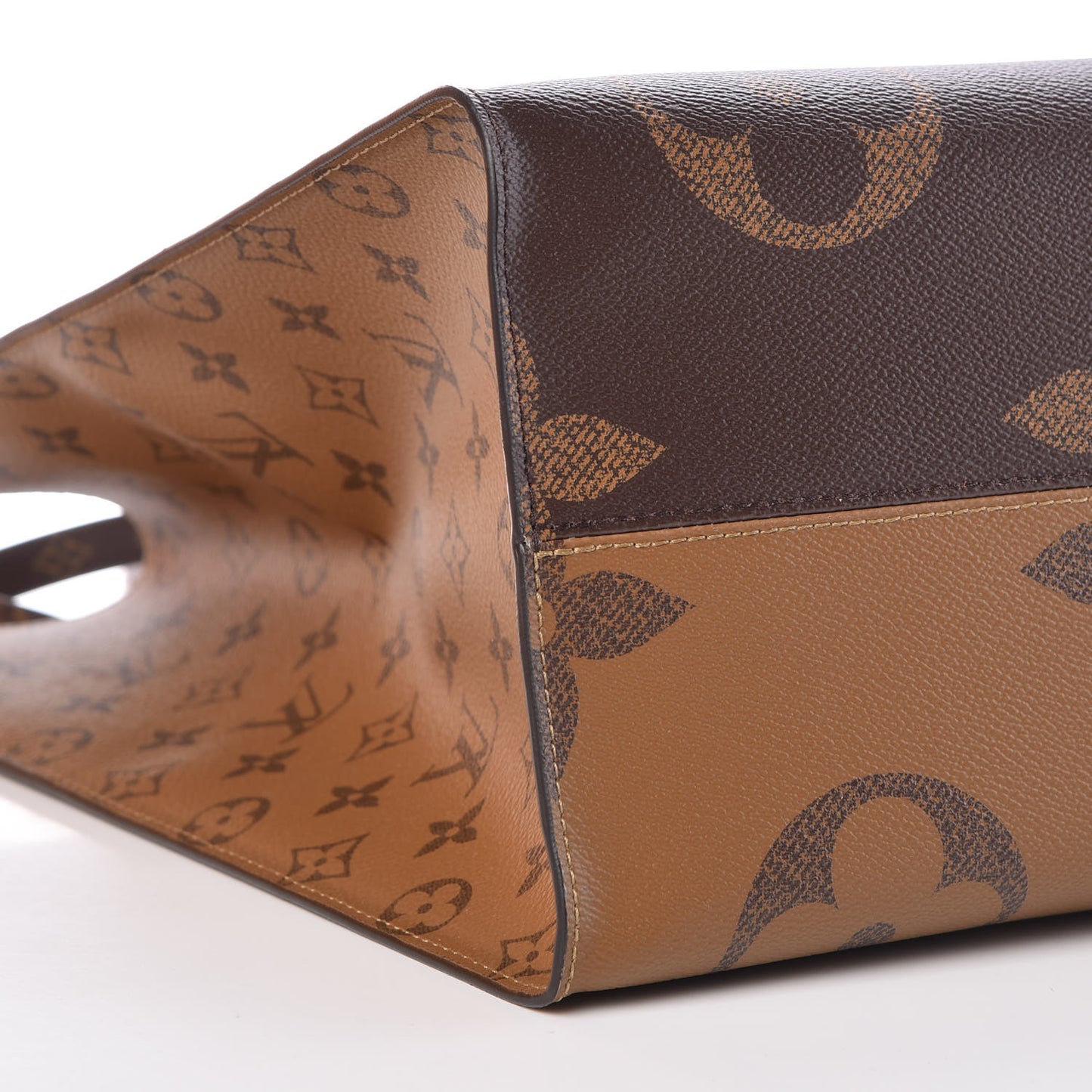 Reverse Monogram Giant Onthego GM