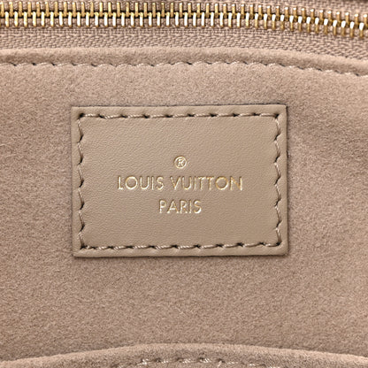 Louis Vuitton Empreinte Monogram Giant Onthego MM Tourterelle 6 of 11